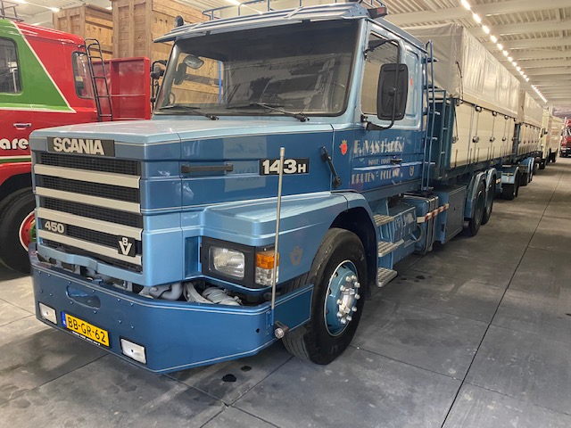 Scania T143 H