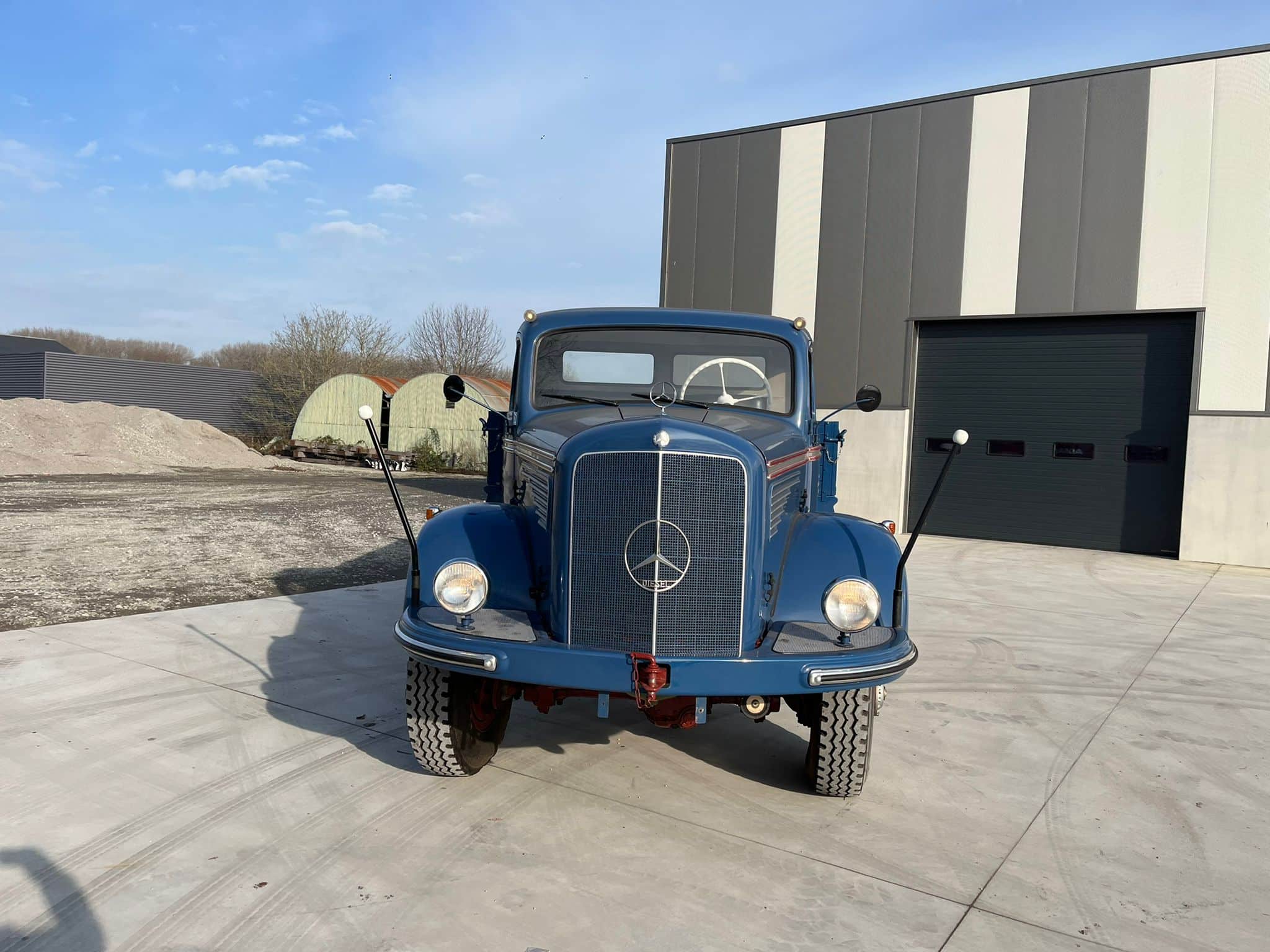 Mercedes Benz LAK 329