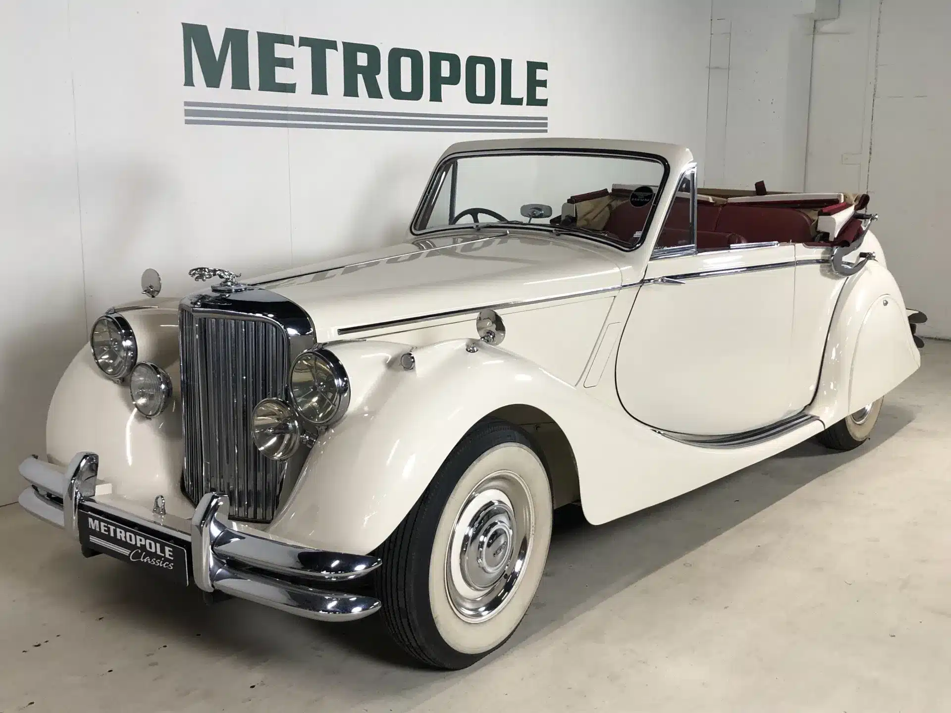 Luxury classic vintage convertible for vintage car road tax