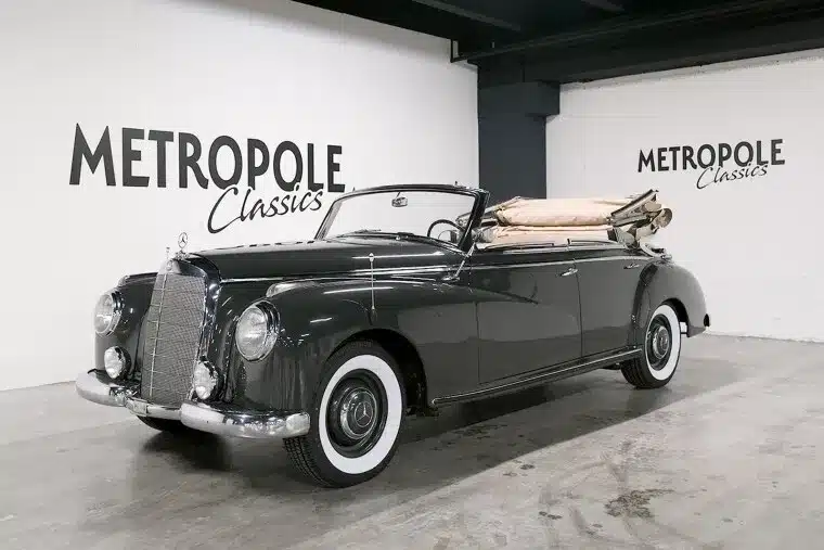 oldtimer museum met klassieke cabriolet bij Metropole Druten