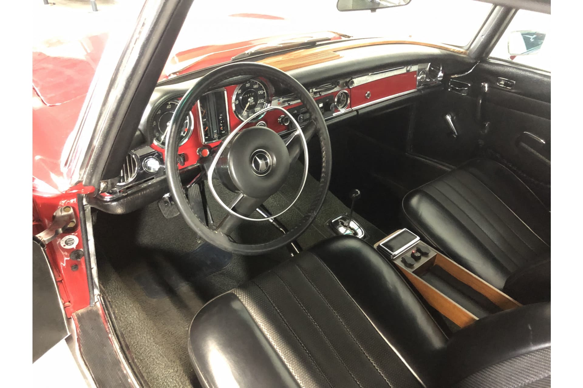 Mercedes-Benz 280SL Pagode .1970.