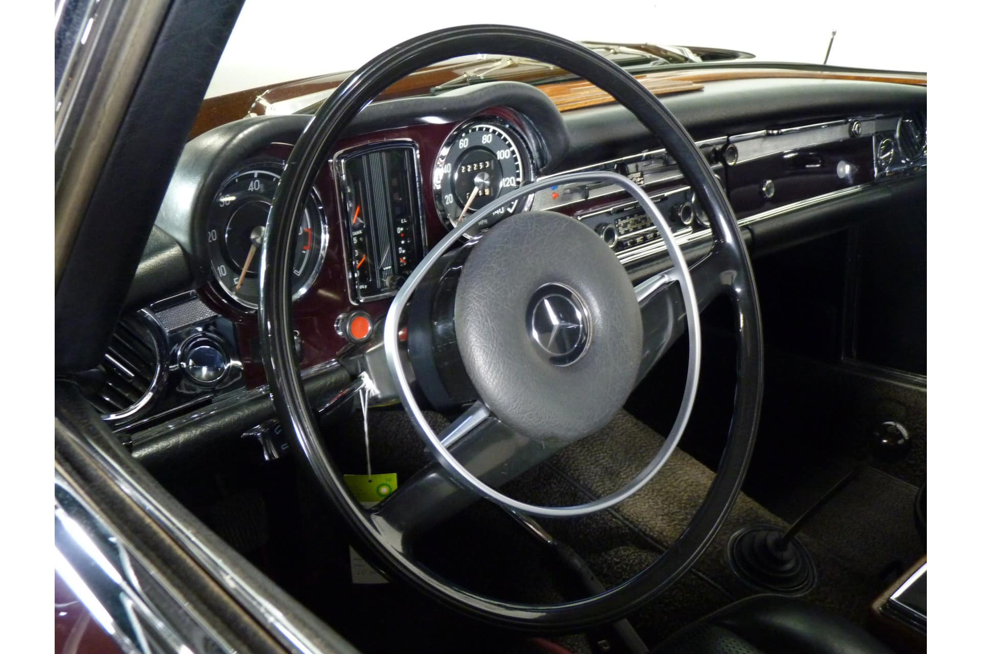 Mercedes Benz 280 SL