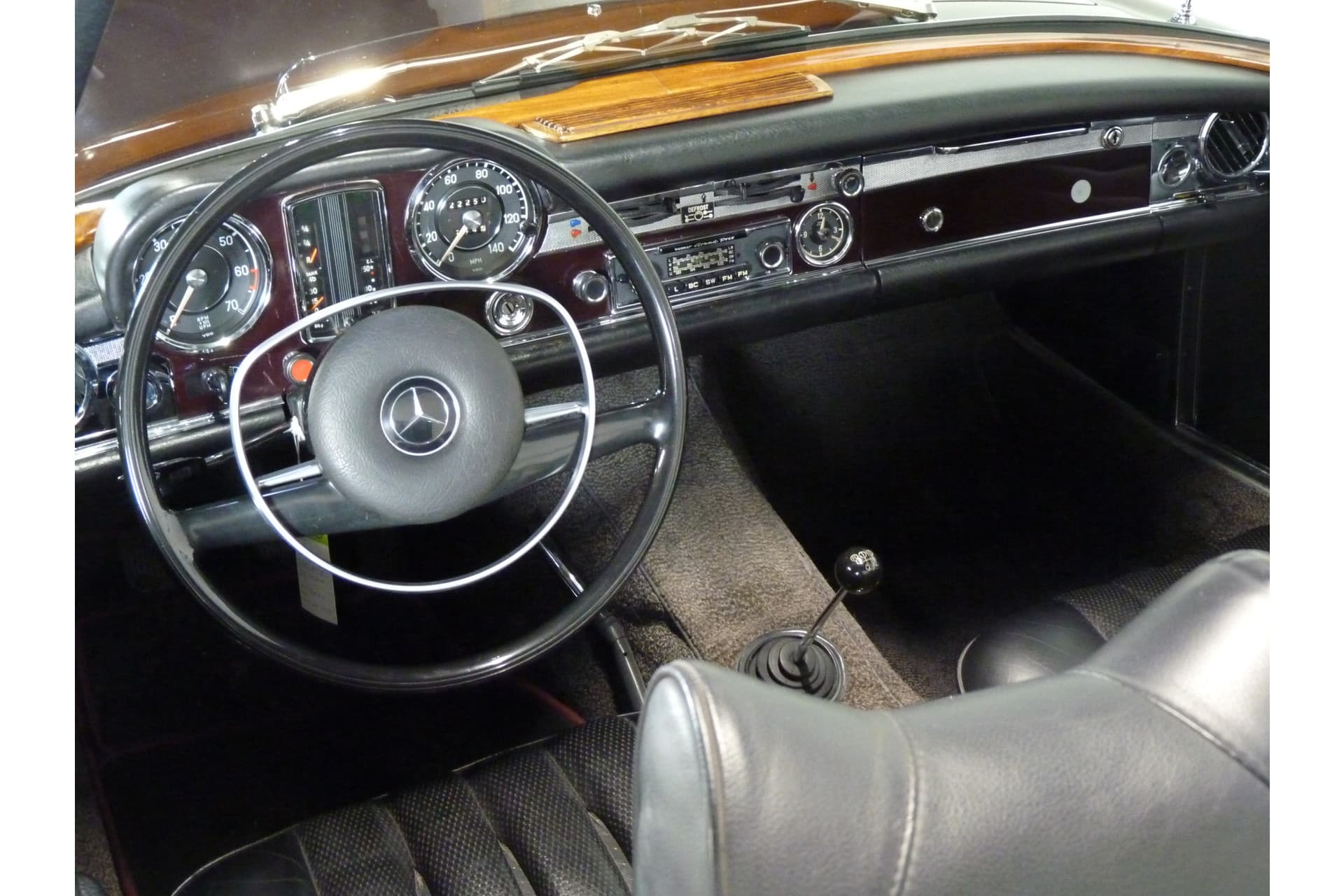 Mercedes Benz 280 SL