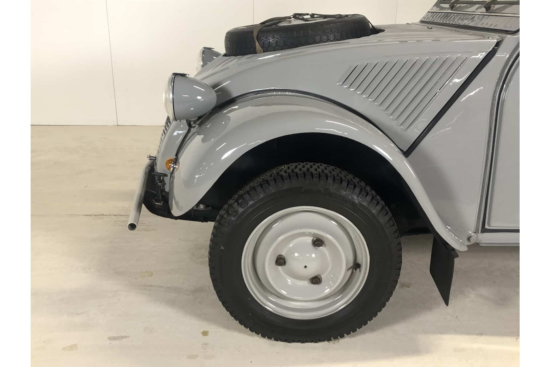 Citroën 2CV Sahara 4x4