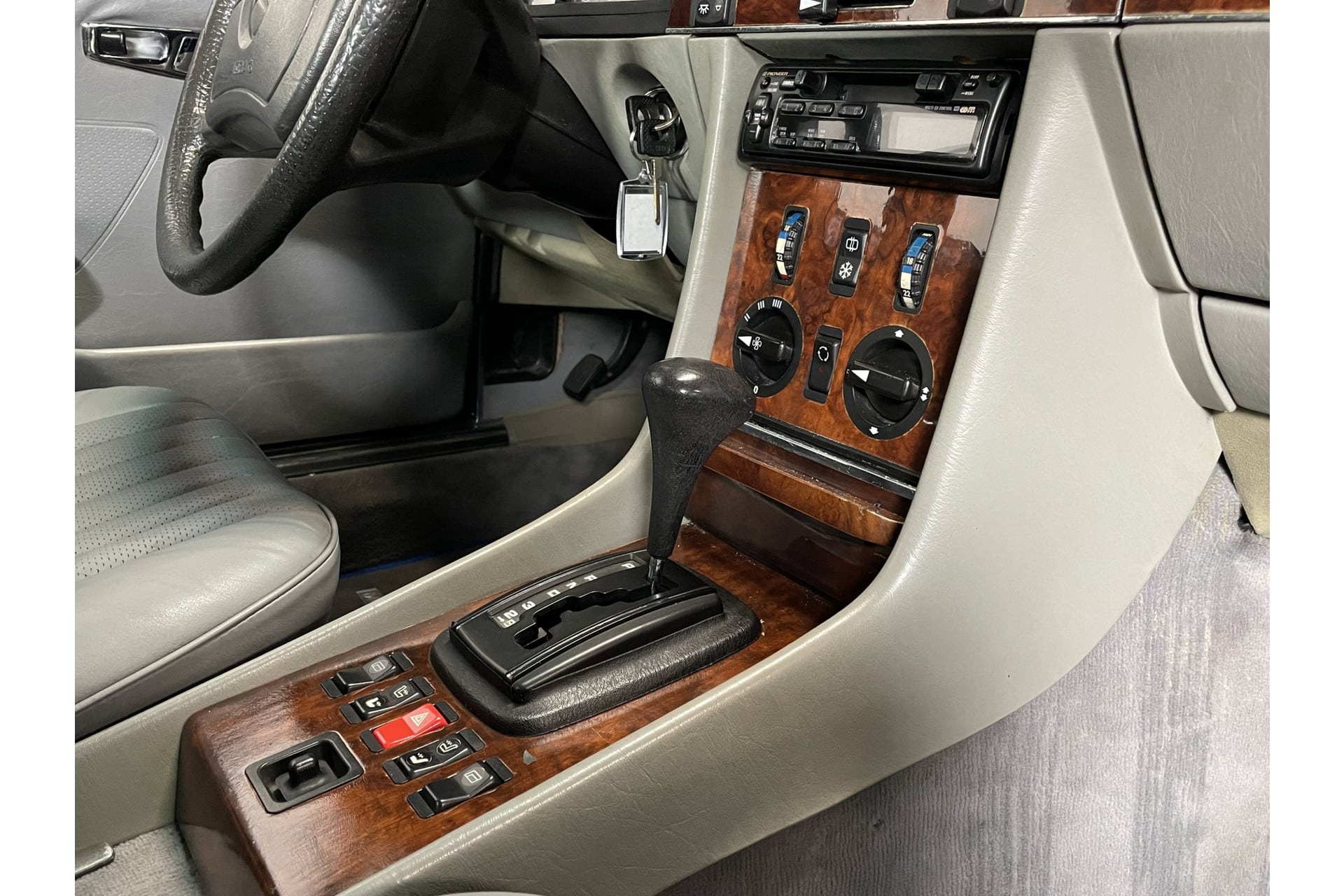 Mercedes-Benz 500 SL