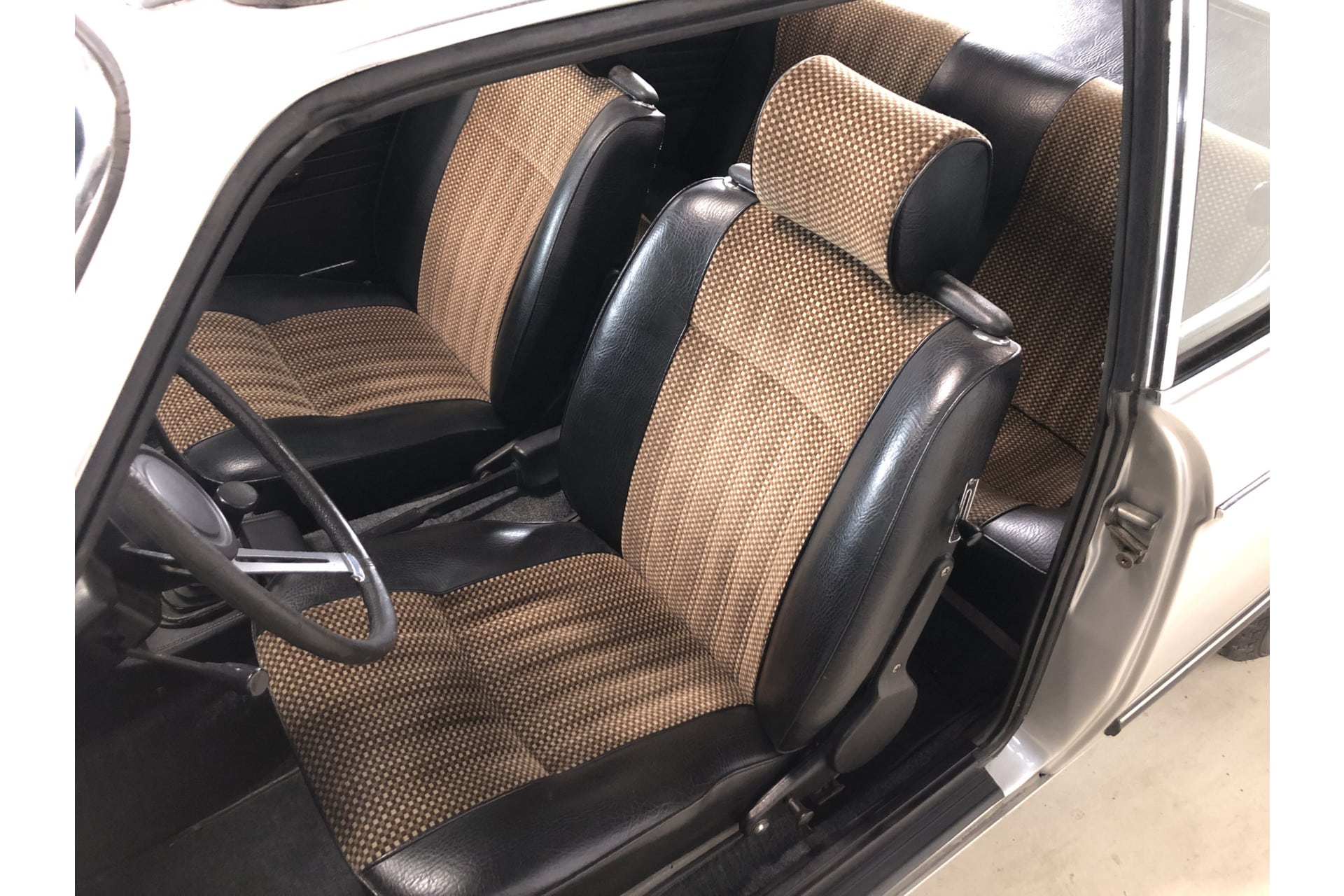 BMW 2002 Baur Cabriolet