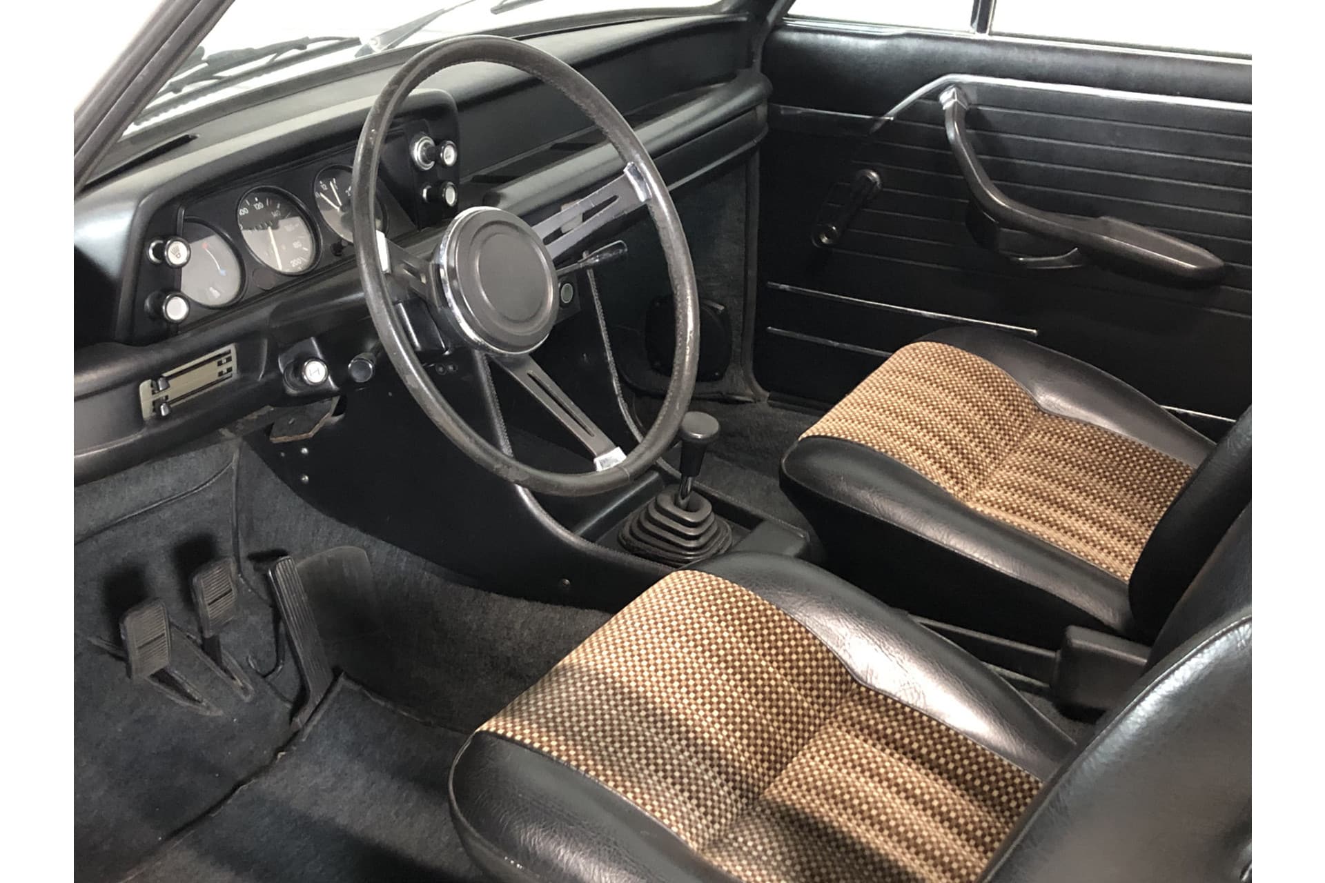 BMW 2002 Baur Cabriolet