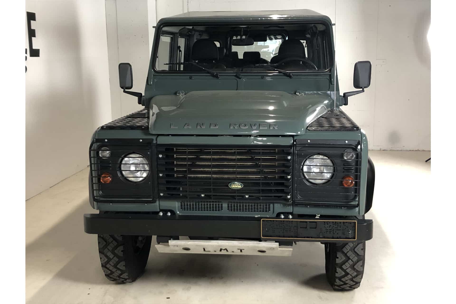 Land Rover Defender 110