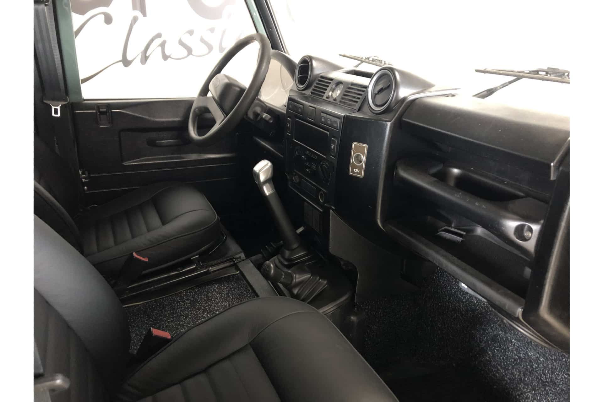Land Rover Defender 110