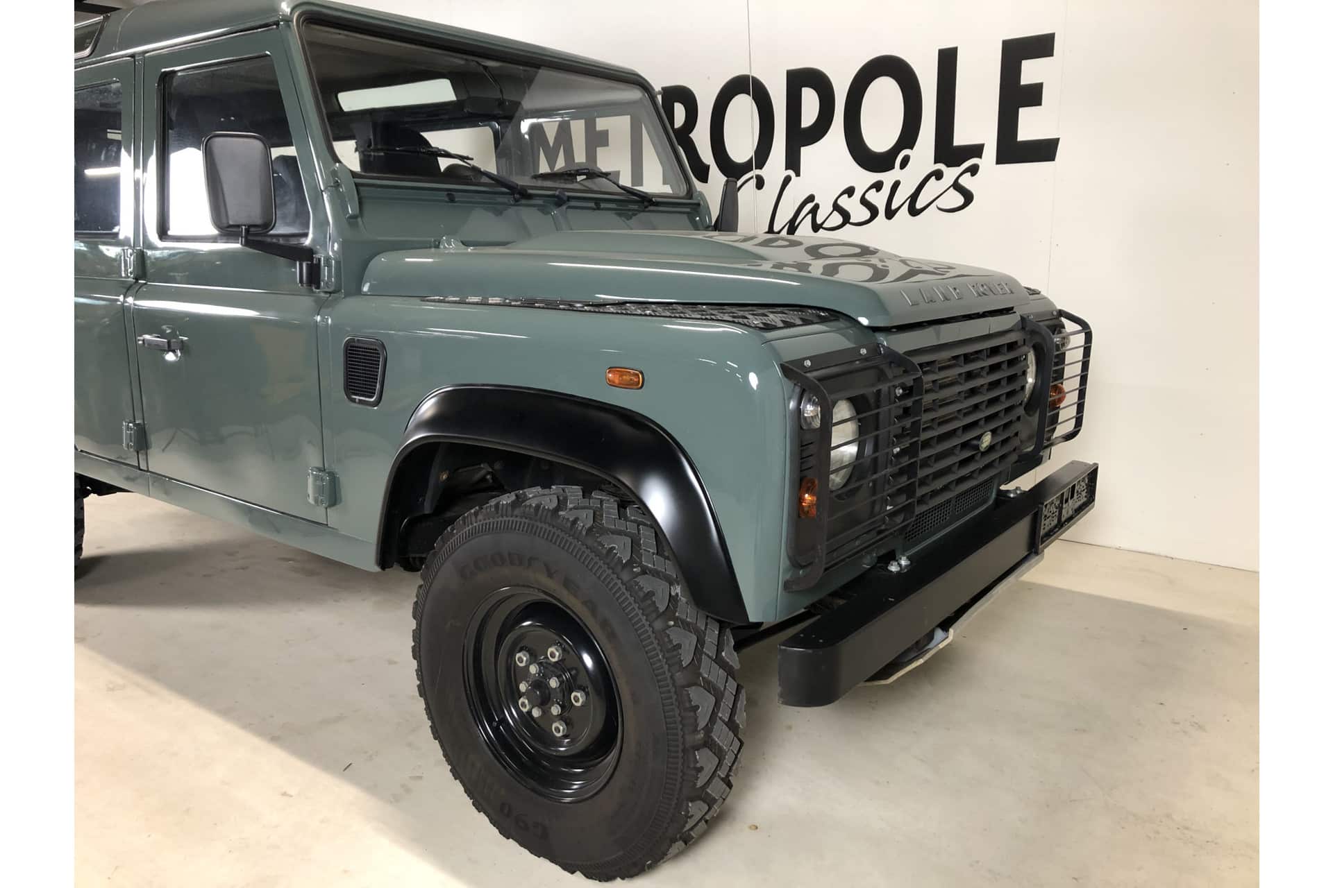 Land Rover Defender 110