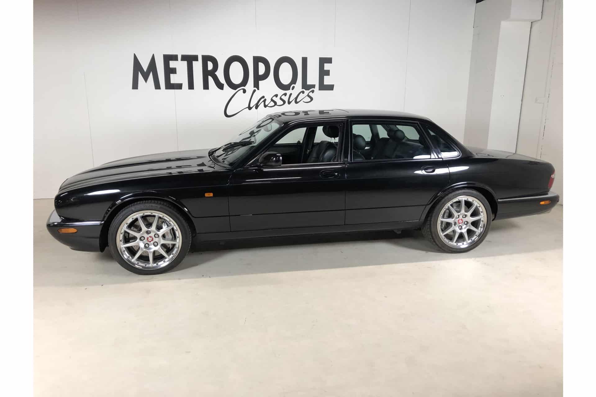 Jaguar XJR 100