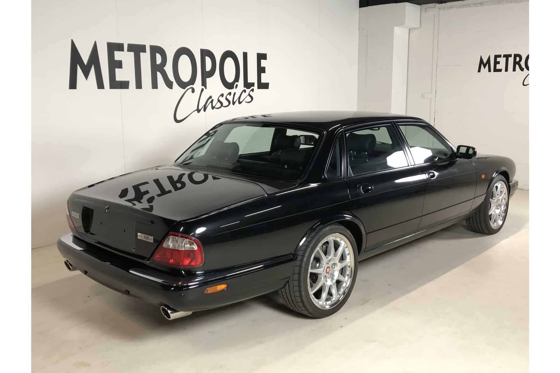 Jaguar XJR 100