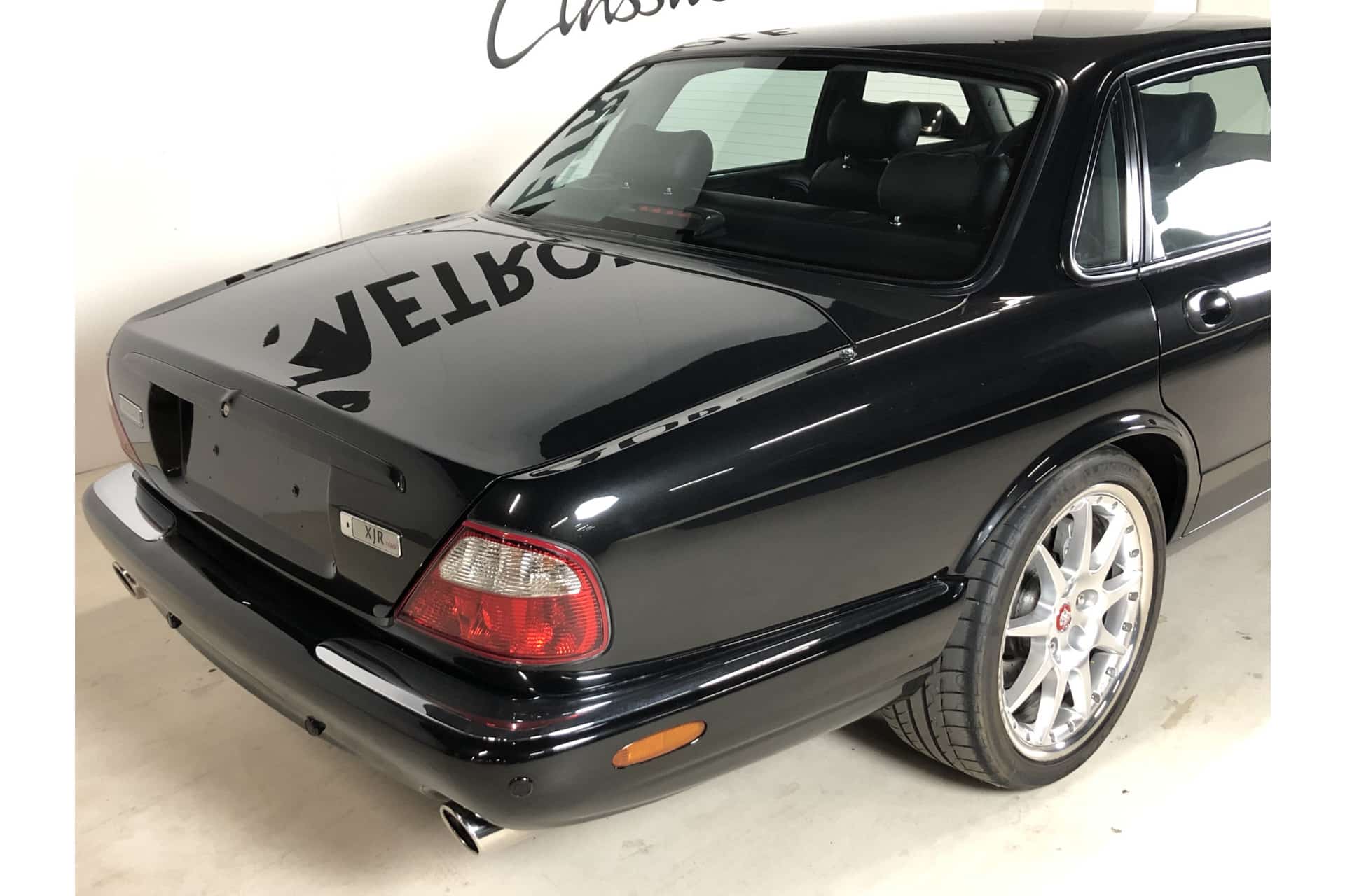 Jaguar XJR 100