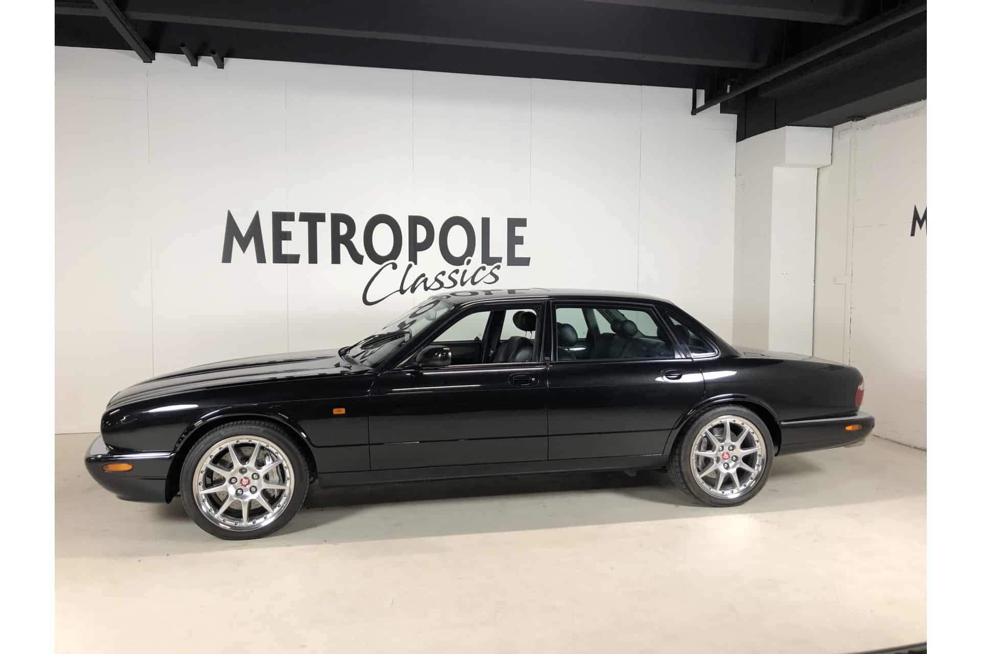 Jaguar XJR 100