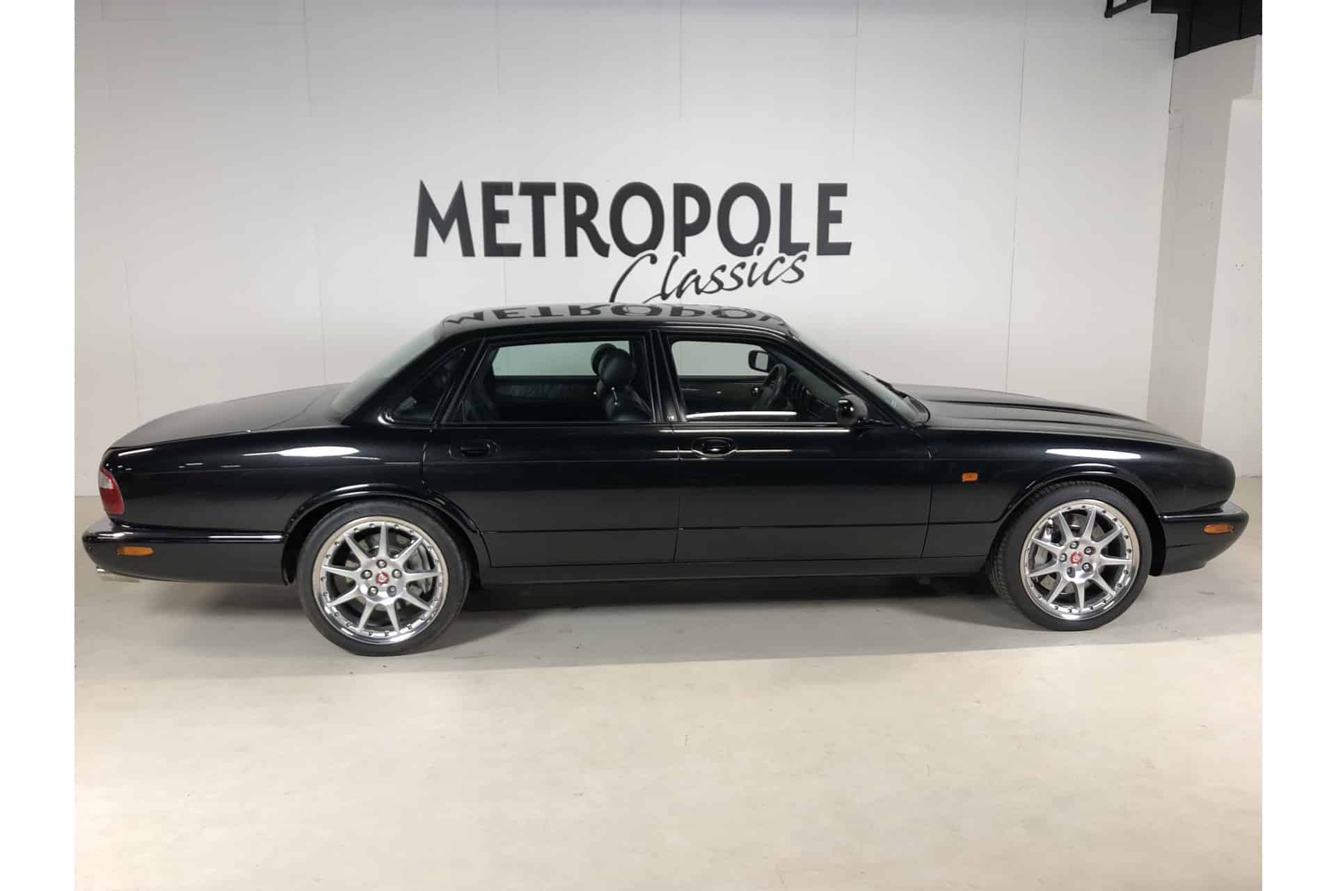 Jaguar XJR 100