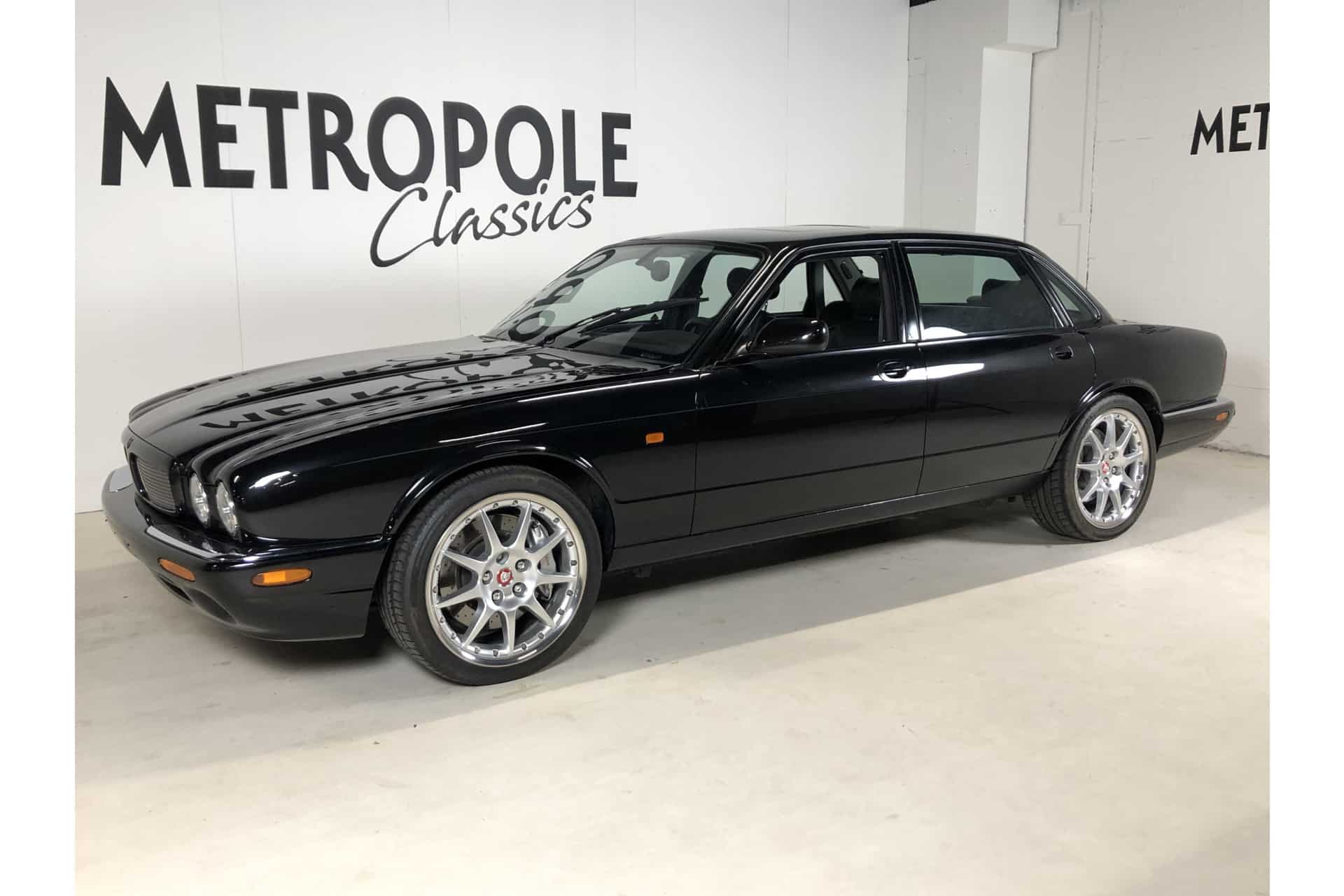 Jaguar XJR 100