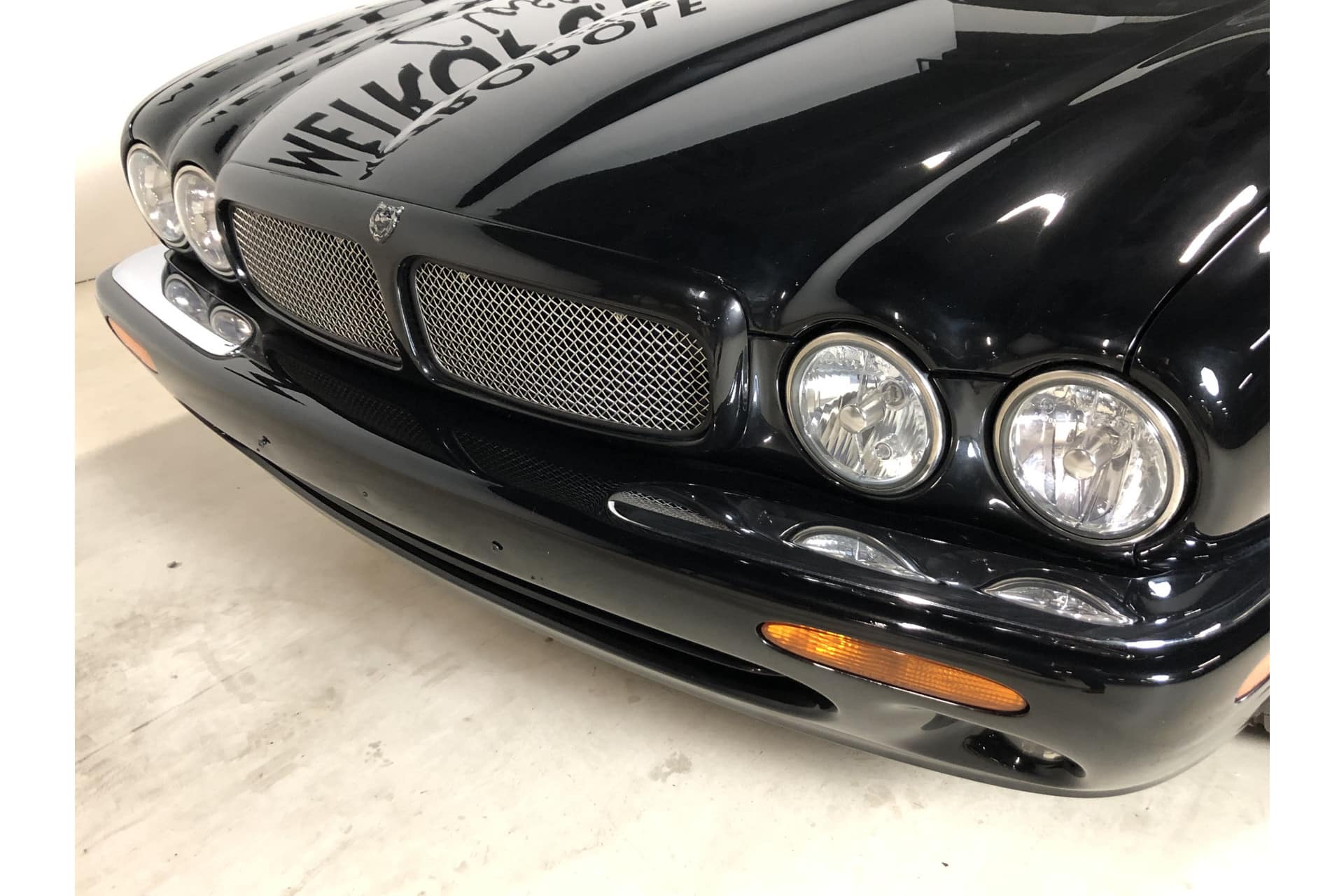 Jaguar XJR 100