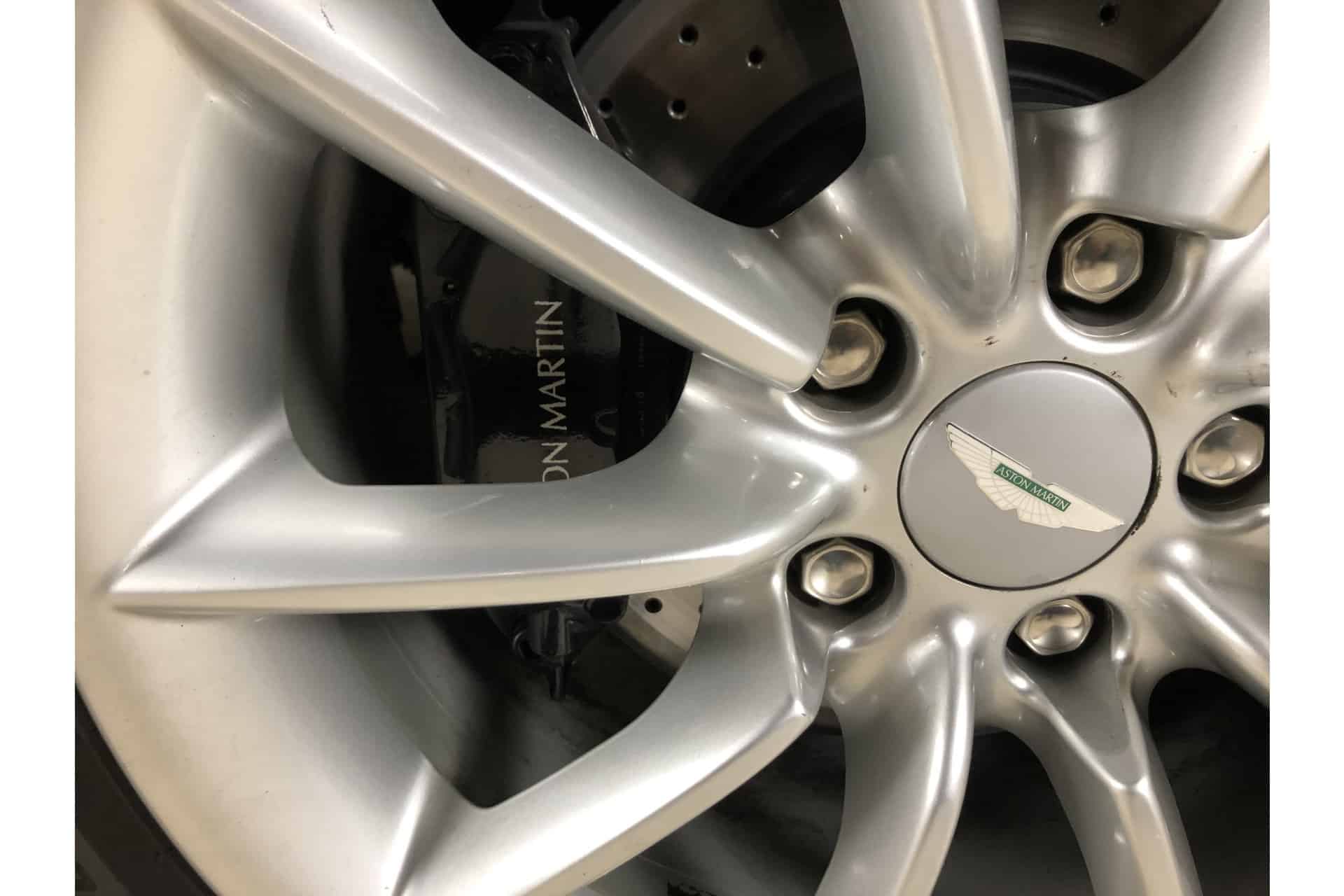Aston Martin DB7 Vantage V12