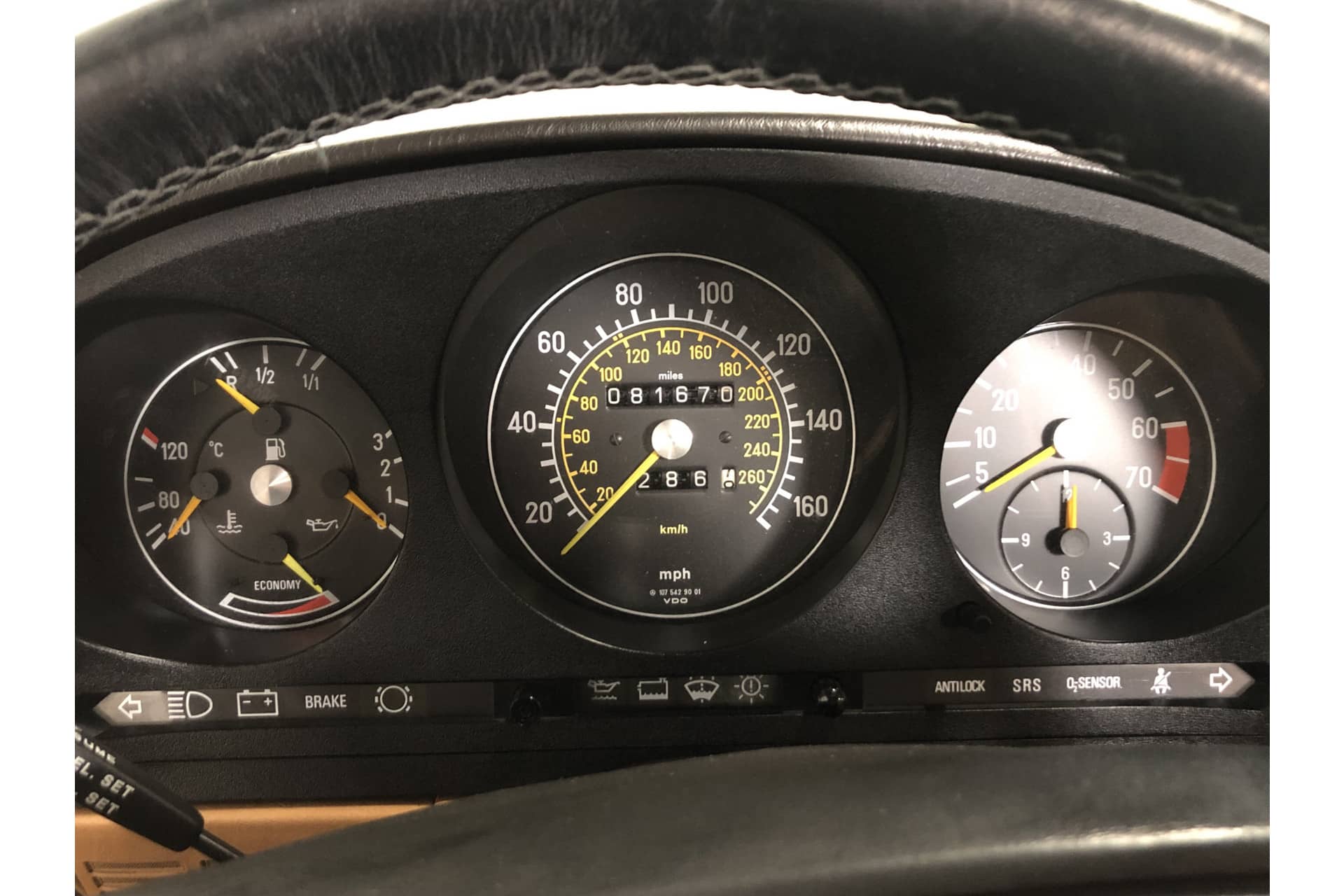 Mercedes-Benz 560 SL