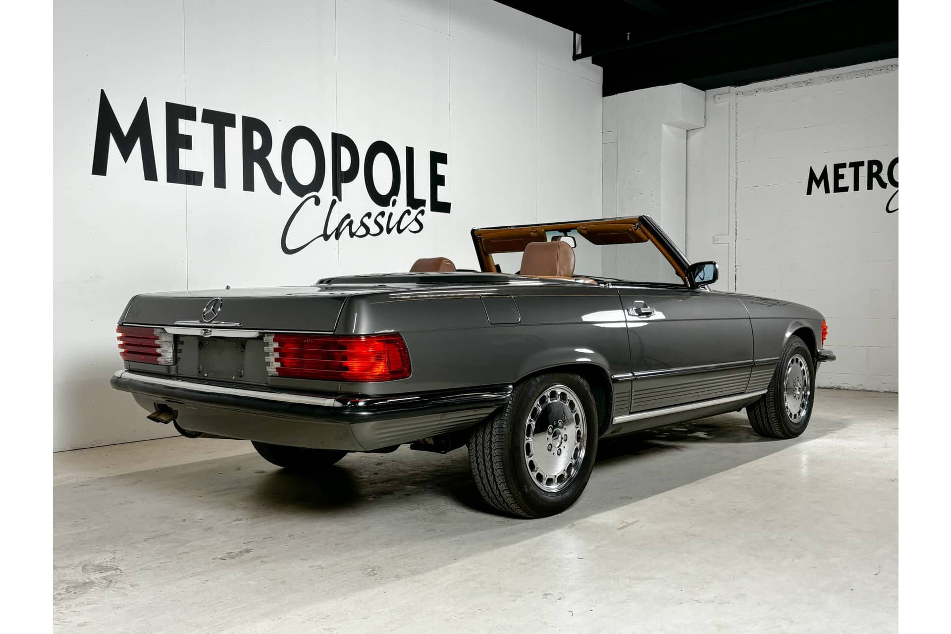 Mercedes-Benz 560 SL