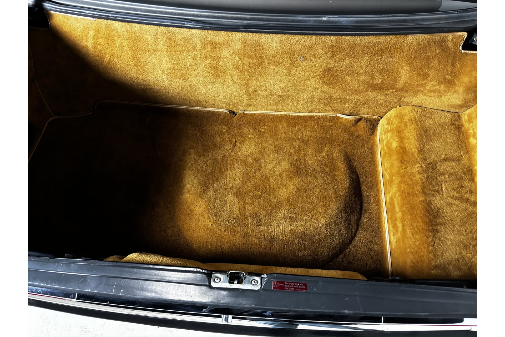 Mercedes-Benz 560 SL