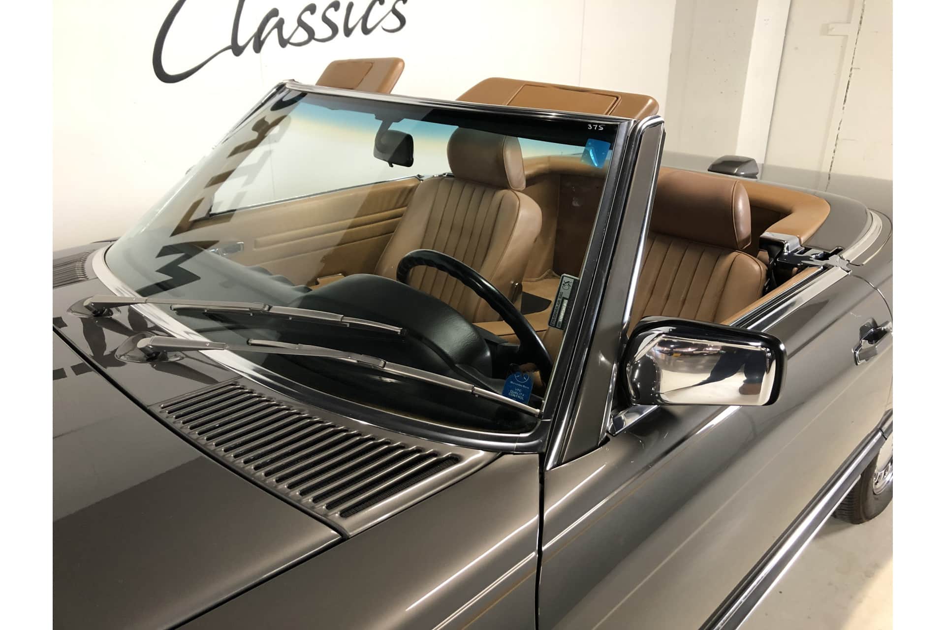 Mercedes-Benz 560 SL