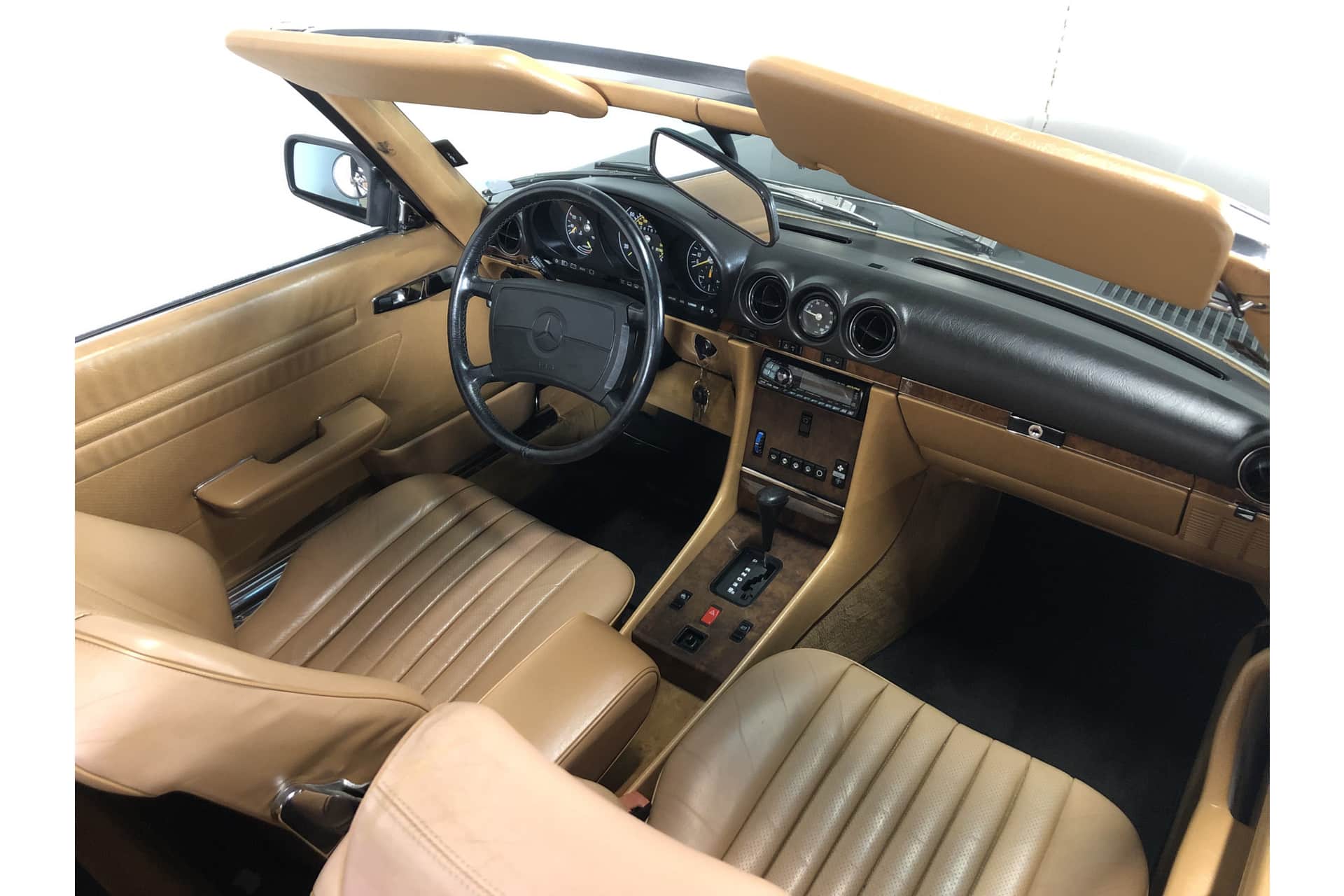 Mercedes-Benz 560 SL