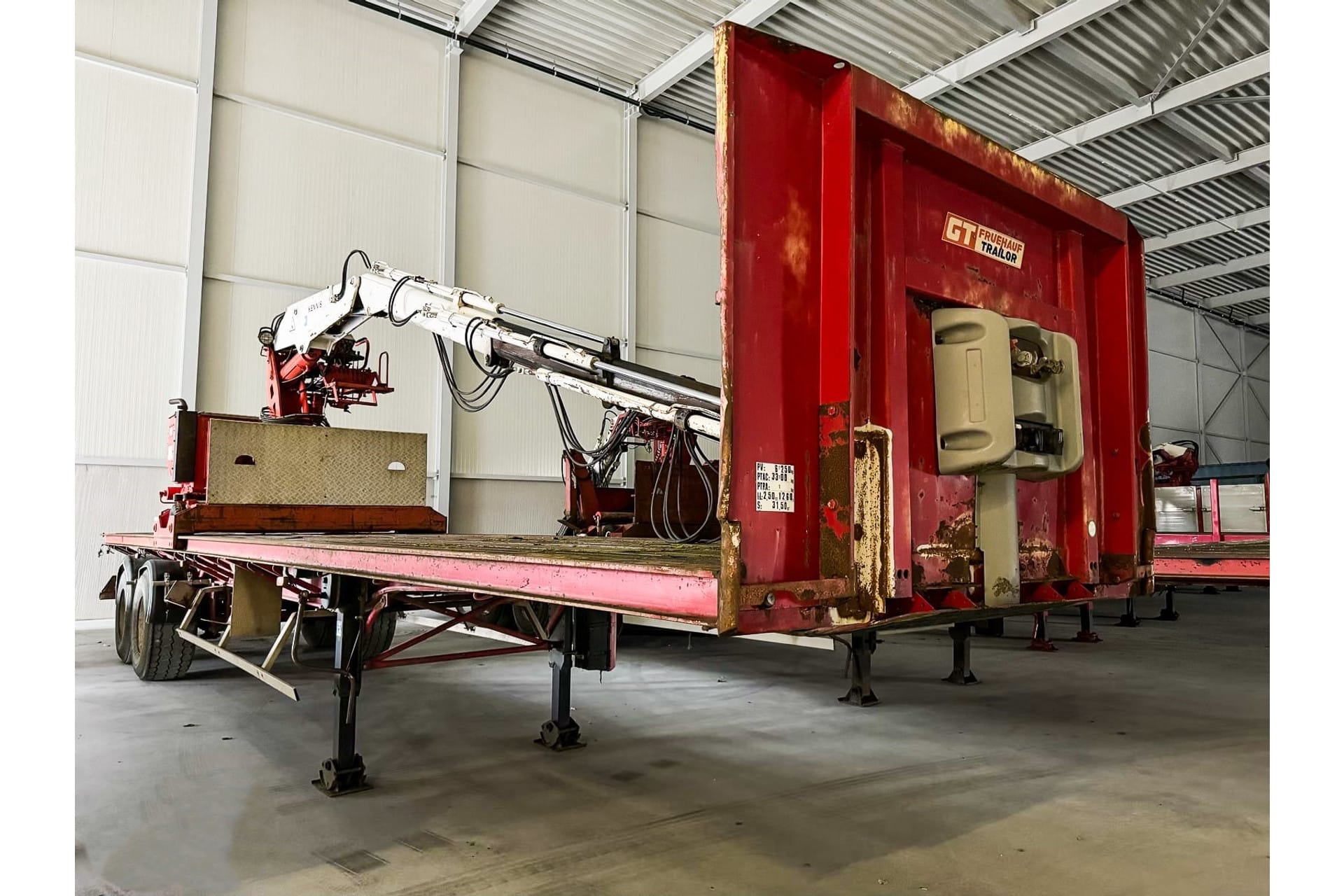 Fruehauf 150 BBT with knowledge crane white 16000 TM