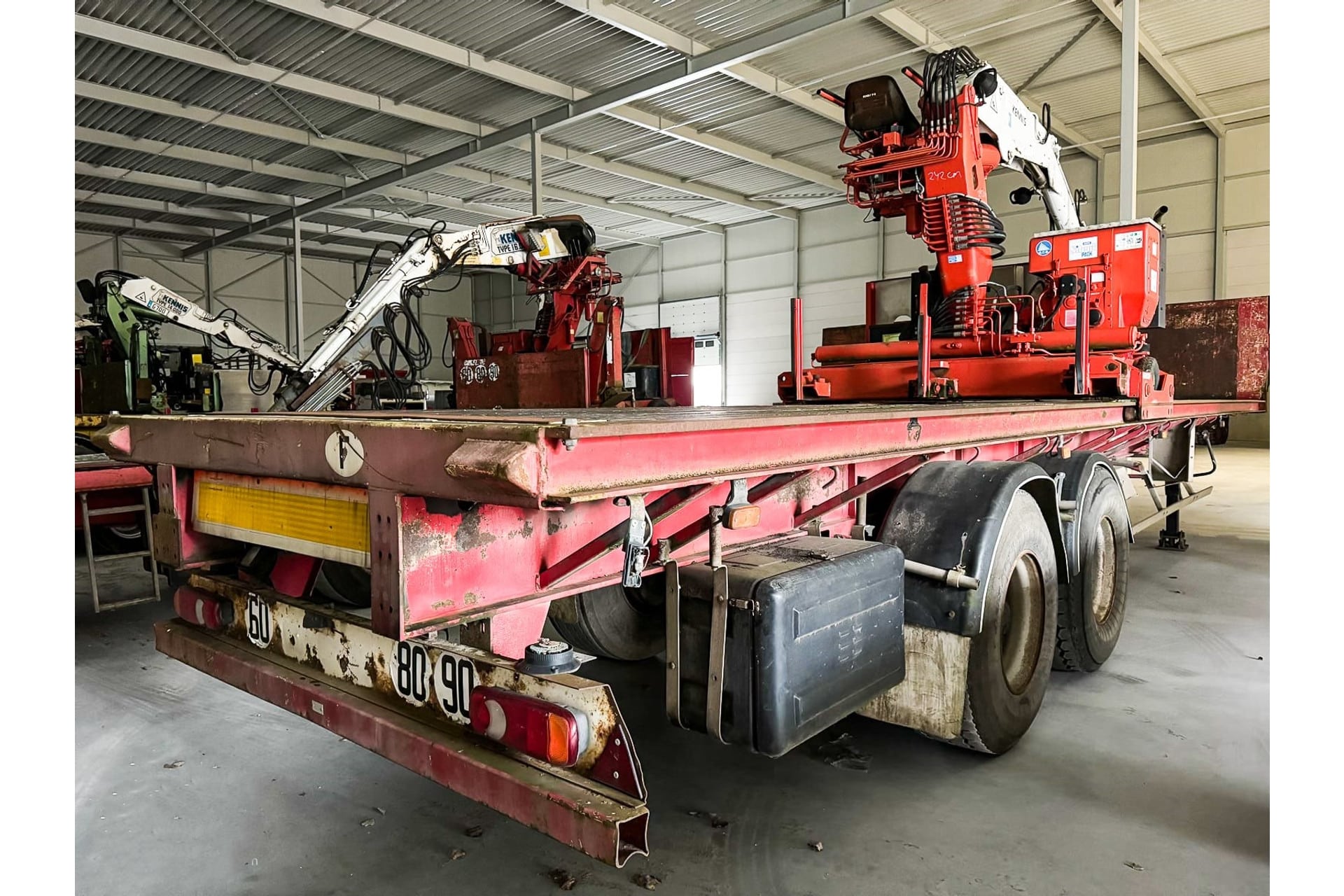 Fruehauf 150 BBT with knowledge crane white 16000 TM