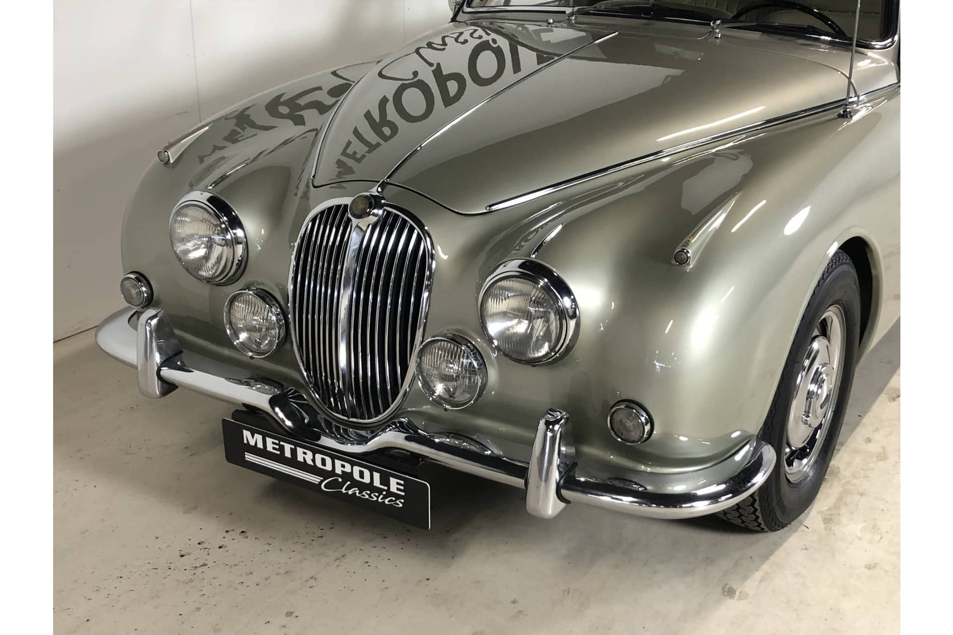 Jaguar MK II 240