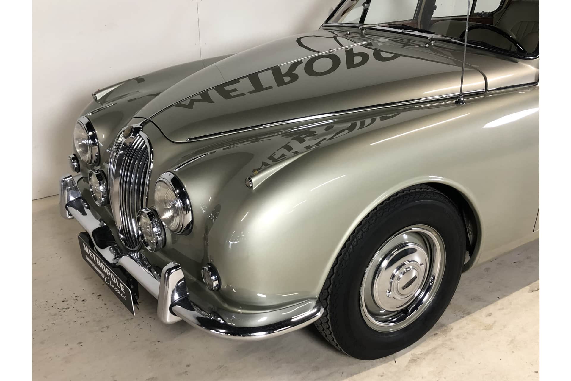 Jaguar MK II 240