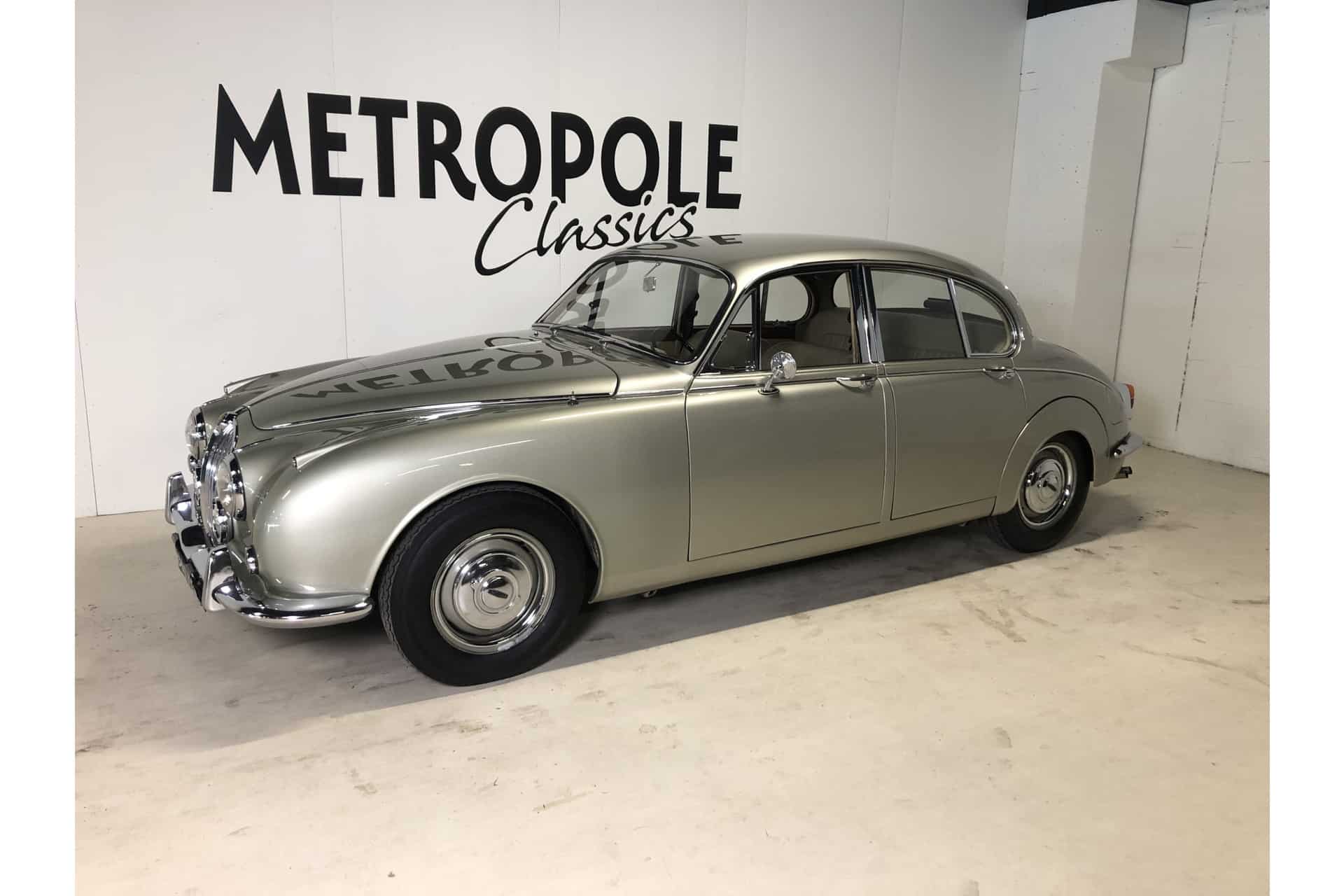 Jaguar MK II 240