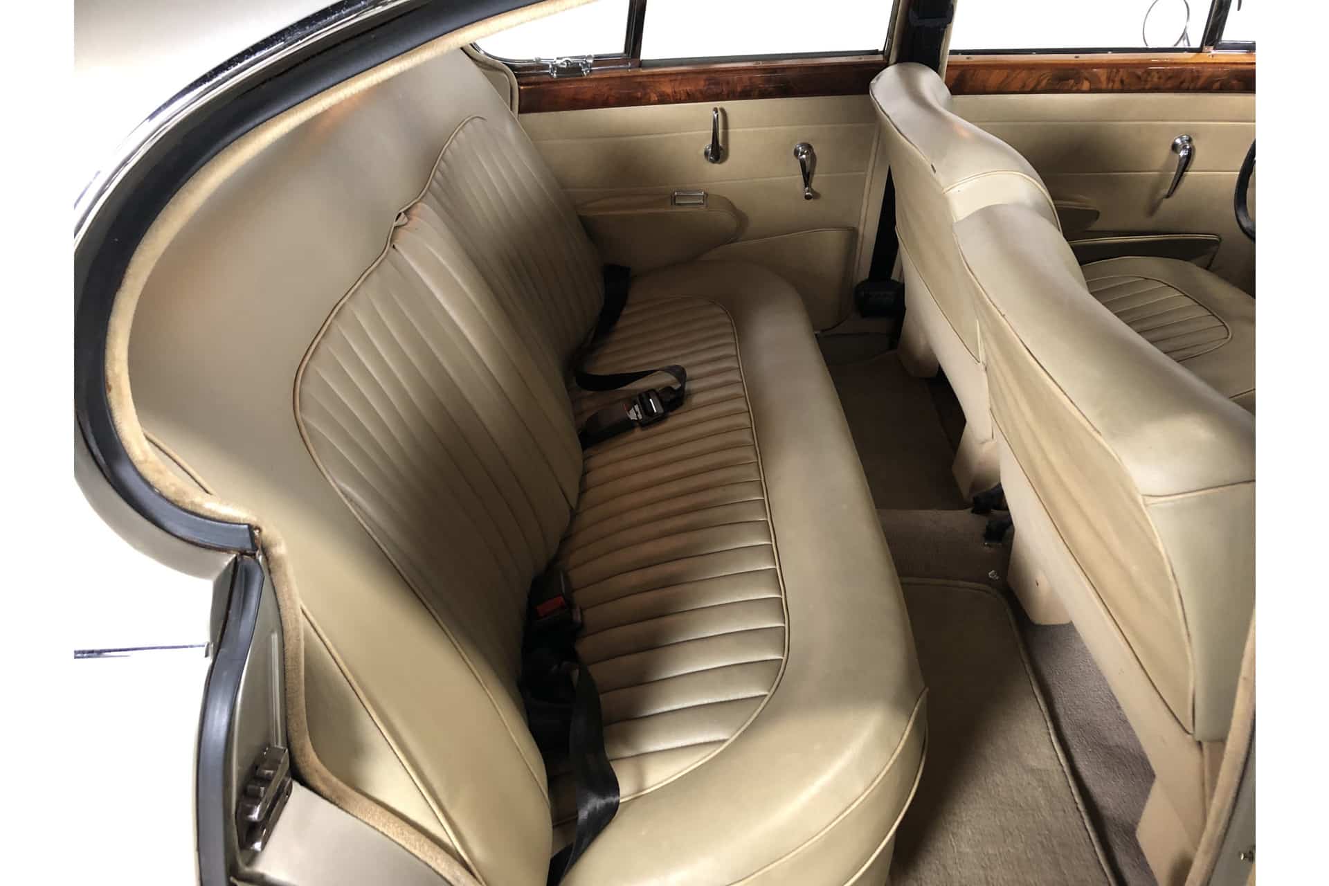 Jaguar MK II 240