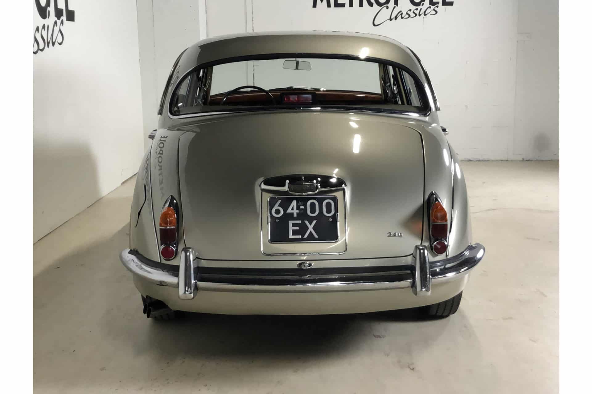 Jaguar MK II 240