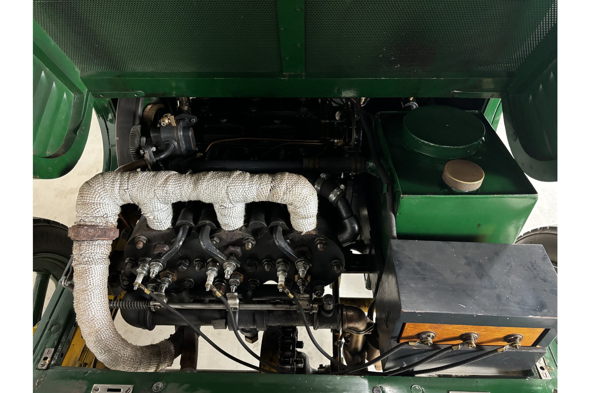 Gasmobile 9HP Three-Cylinder