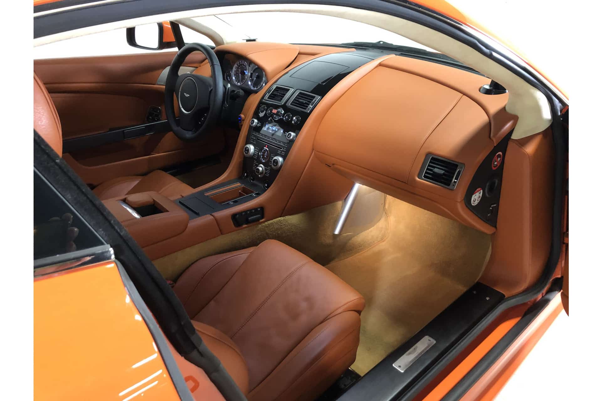 Aston Martin V8 Vantage Coupe