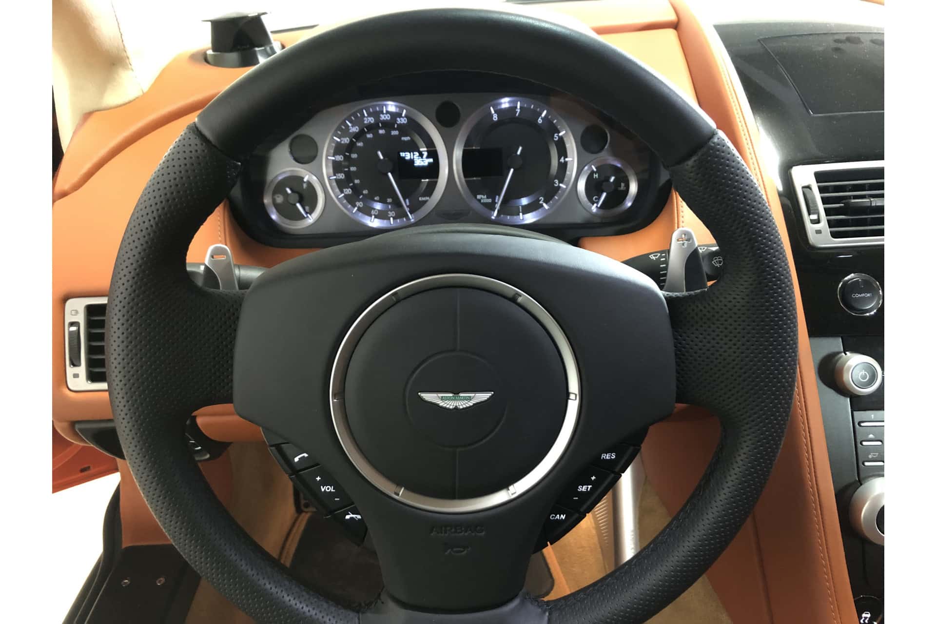 Aston Martin V8 Vantage Coupe