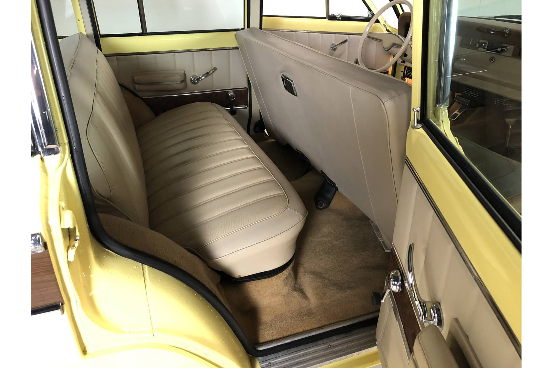 Jeep Wagoneer Station