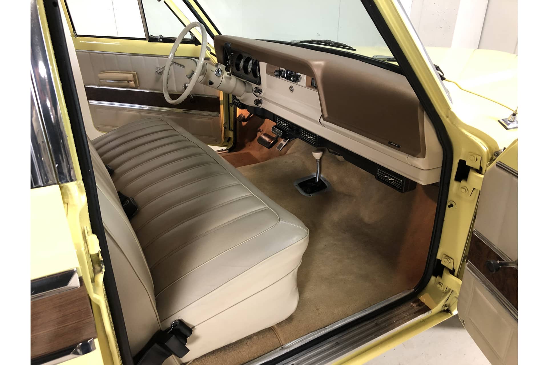 Jeep Wagoneer Station