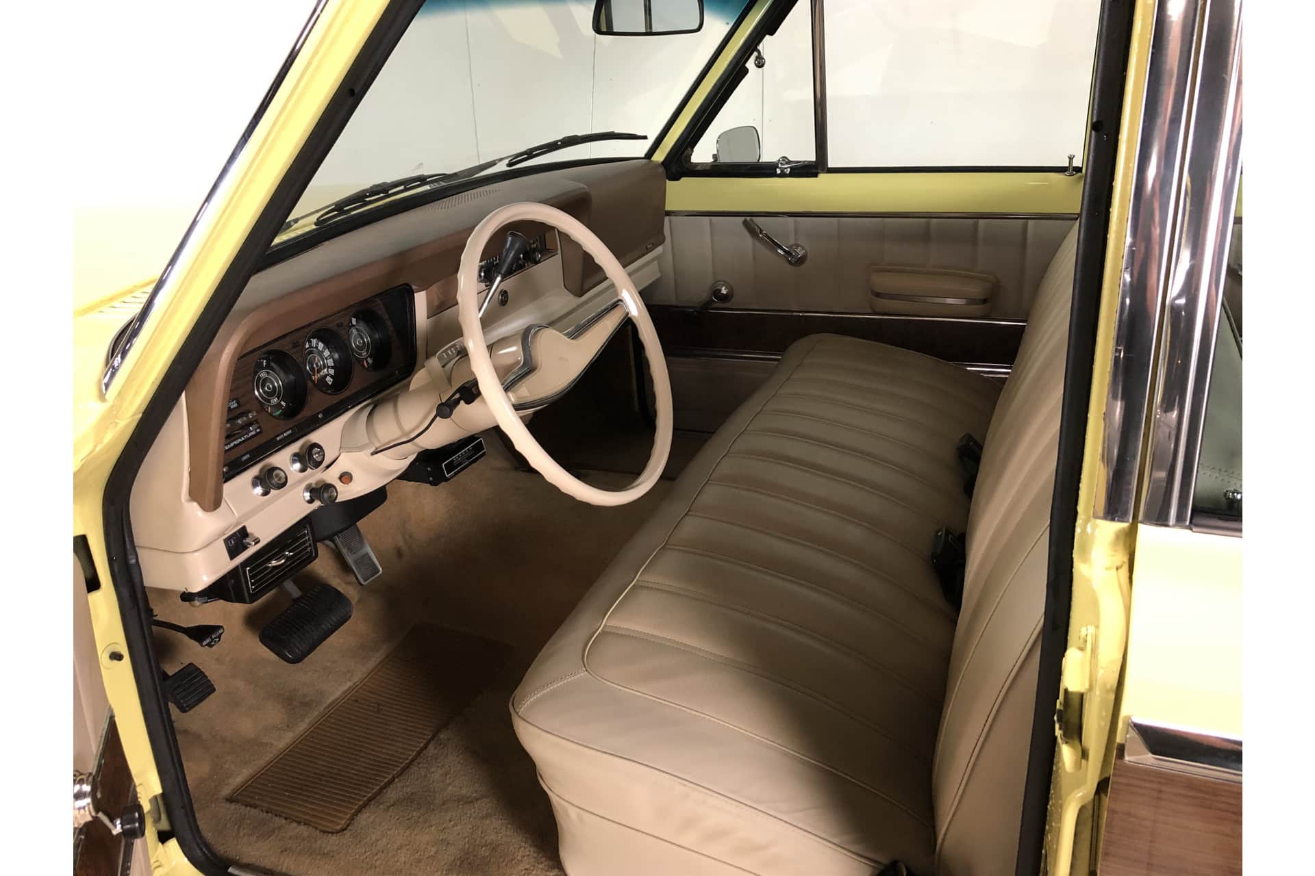 Jeep Wagoneer Station