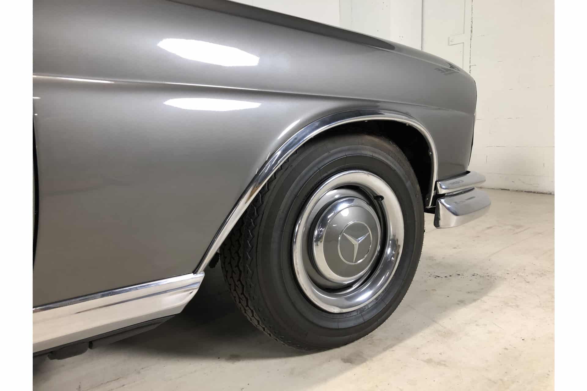 Mercedes-Benz 250 SE Convertible