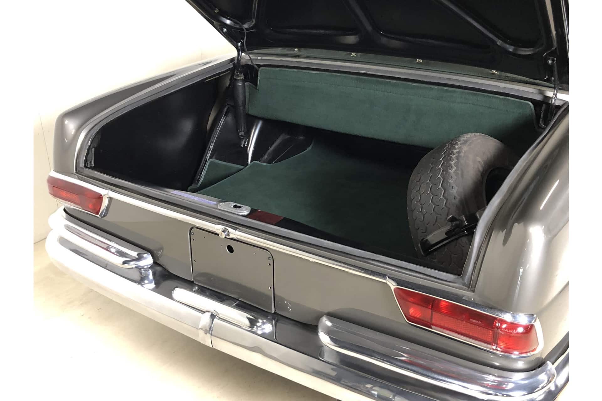Mercedes-Benz 250 SE