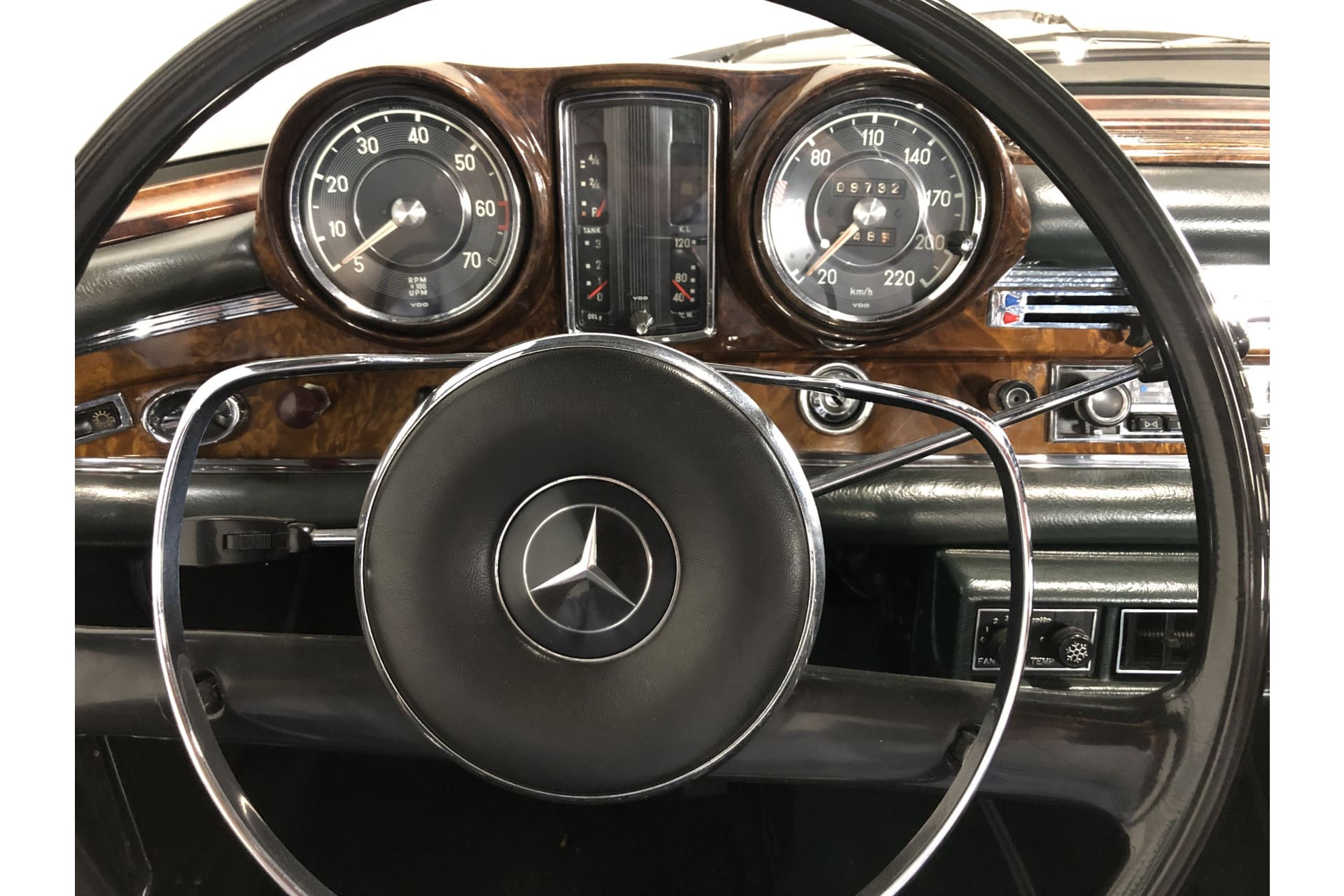 Mercedes-Benz 250 SE