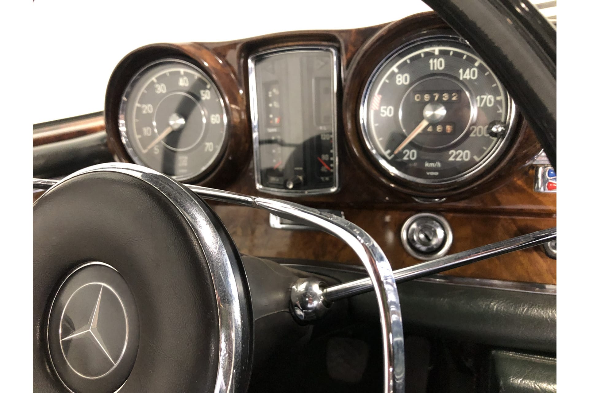 Mercedes-Benz 250 SE