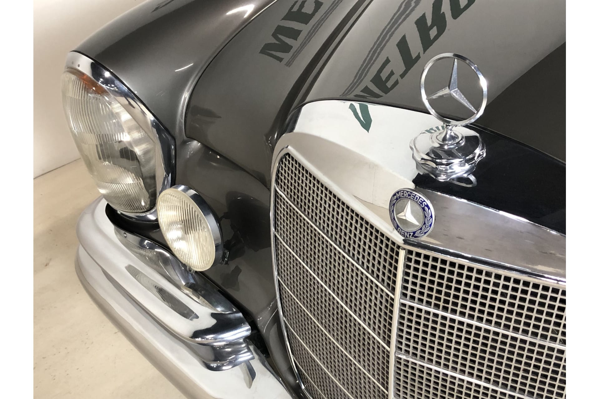 Mercedes-Benz 250 SE Convertible