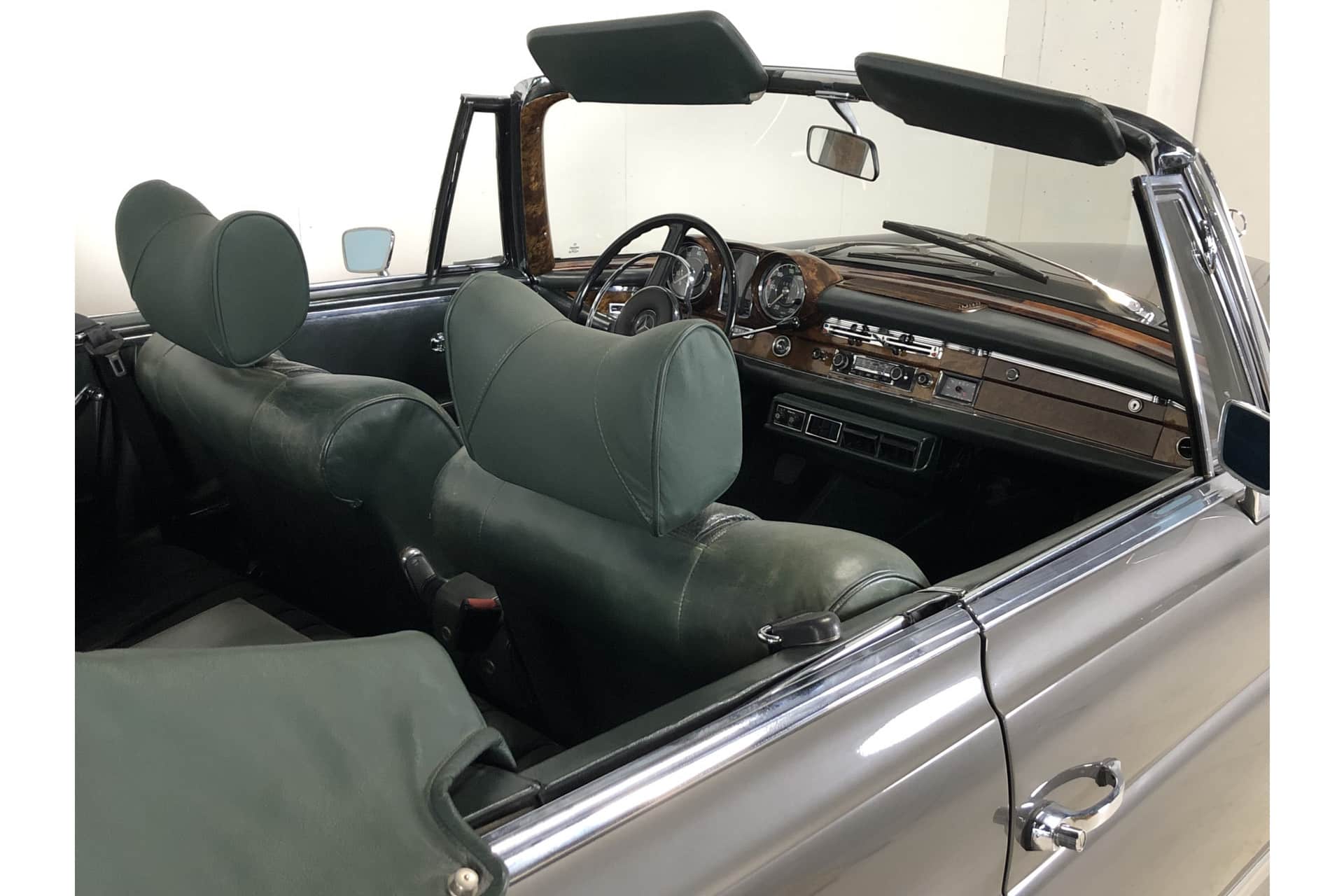 Mercedes-Benz 250 SE Convertible