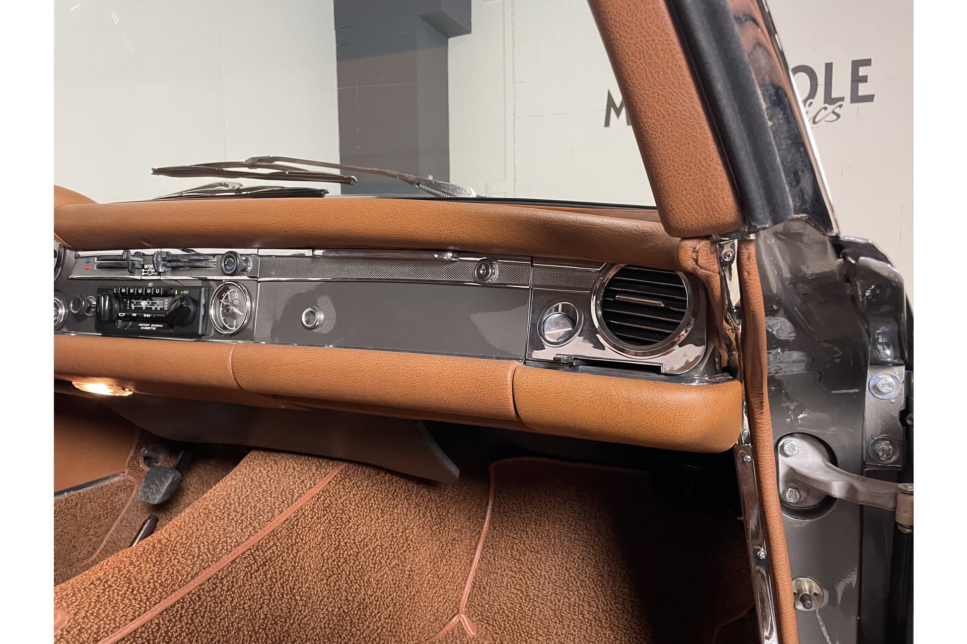 Mercedes-Benz 280 SL