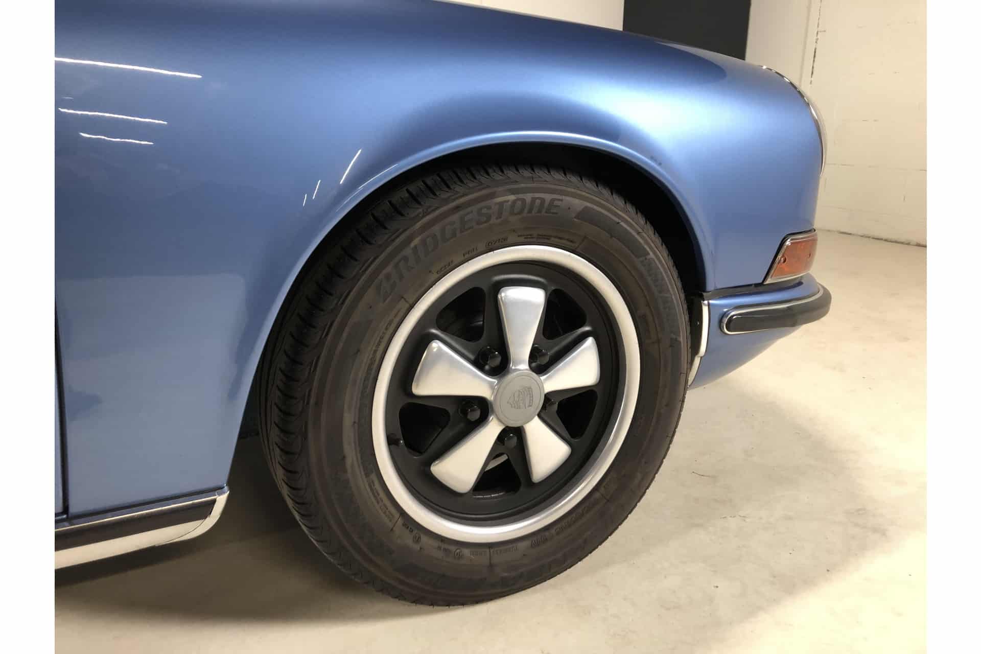 Porsche 911 2.2 T Targa