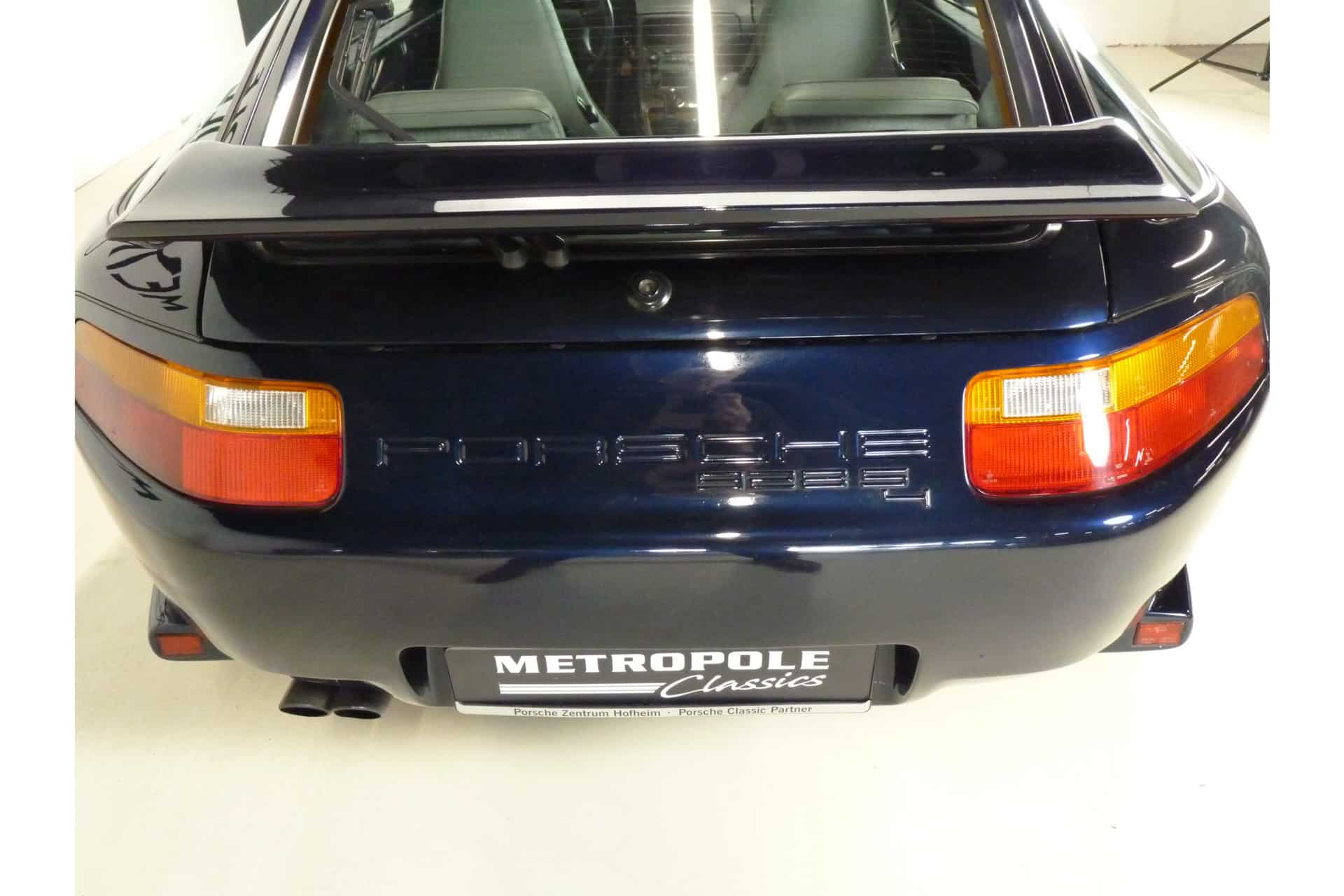 Porsche 928