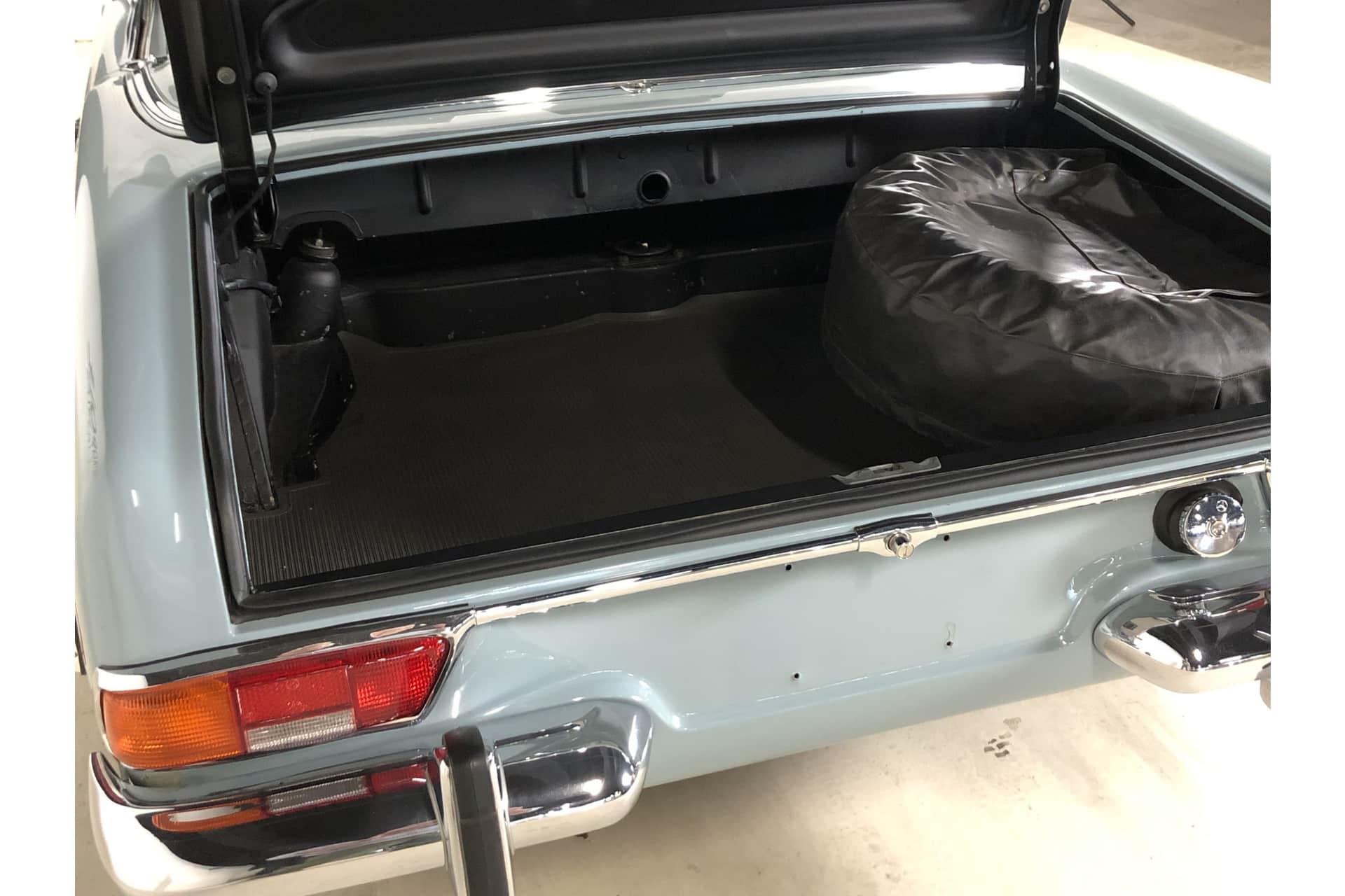 Mercedes Benz 280 SL Pagode